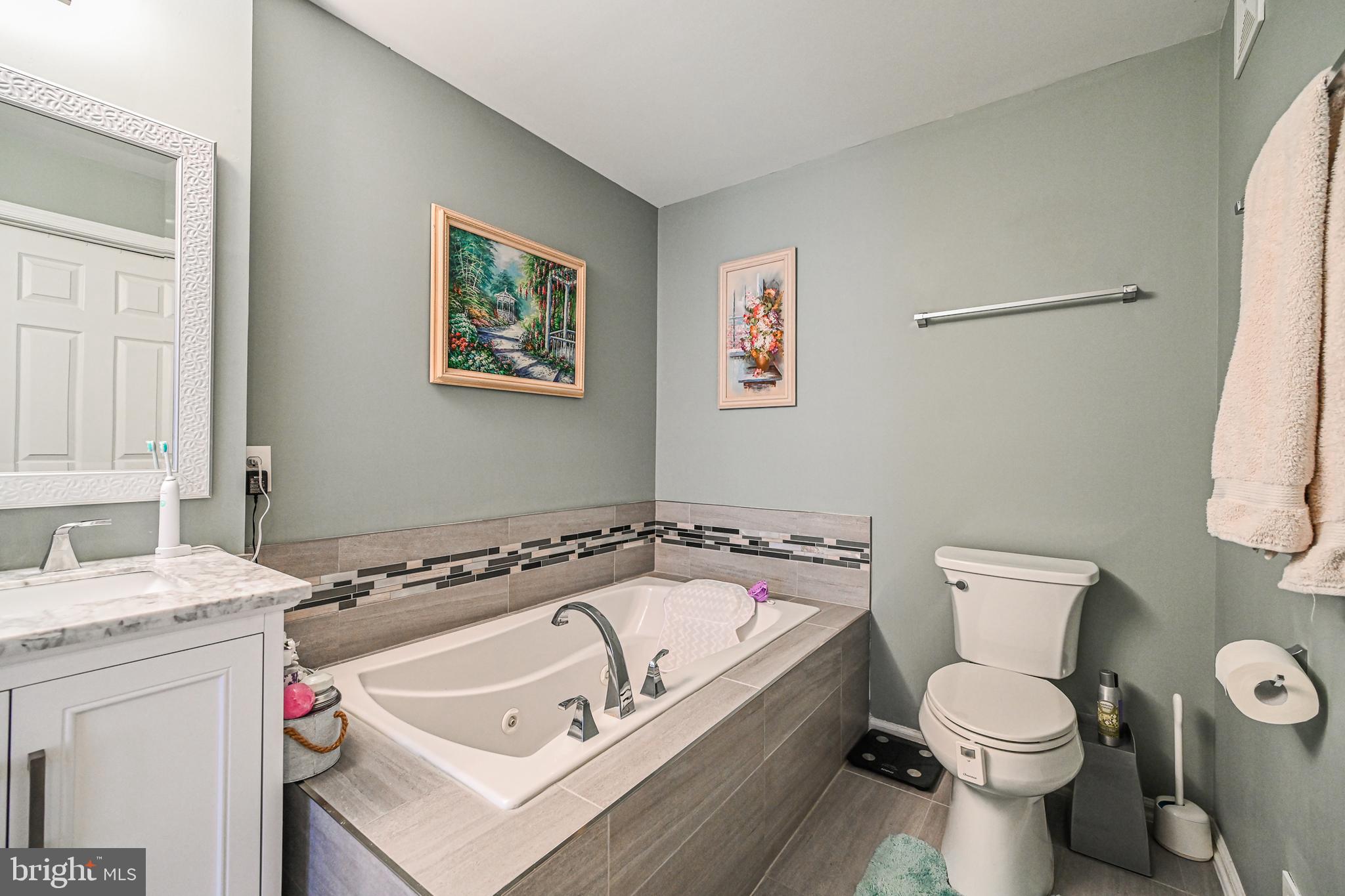 OVERLOOK CONDOMINIUM - Residential