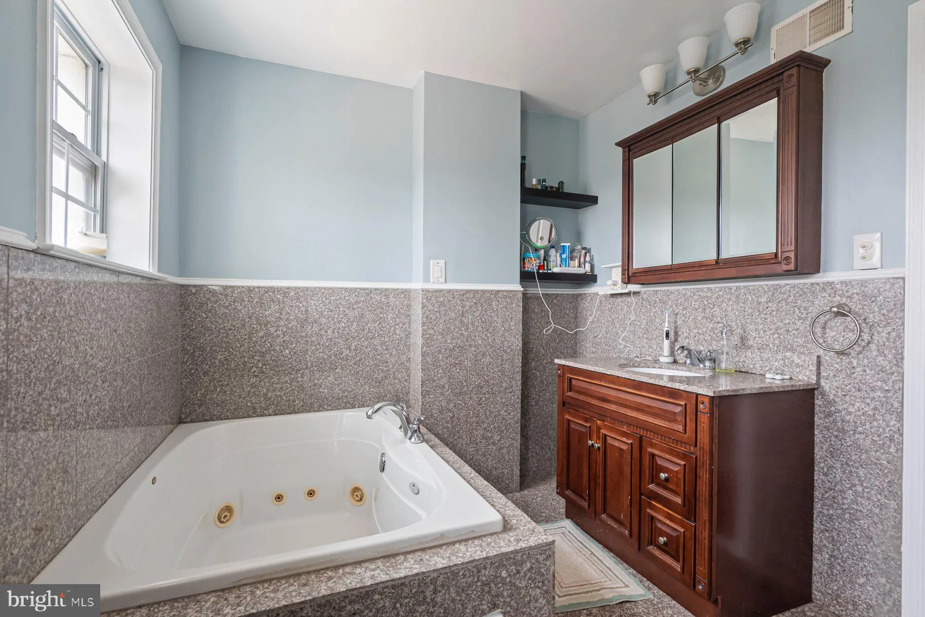 Philadelphia, Pennsylvania 19146, United States, 3 Bedrooms Bedrooms, ,2 BathroomsBathrooms,Residential,Active,147255
