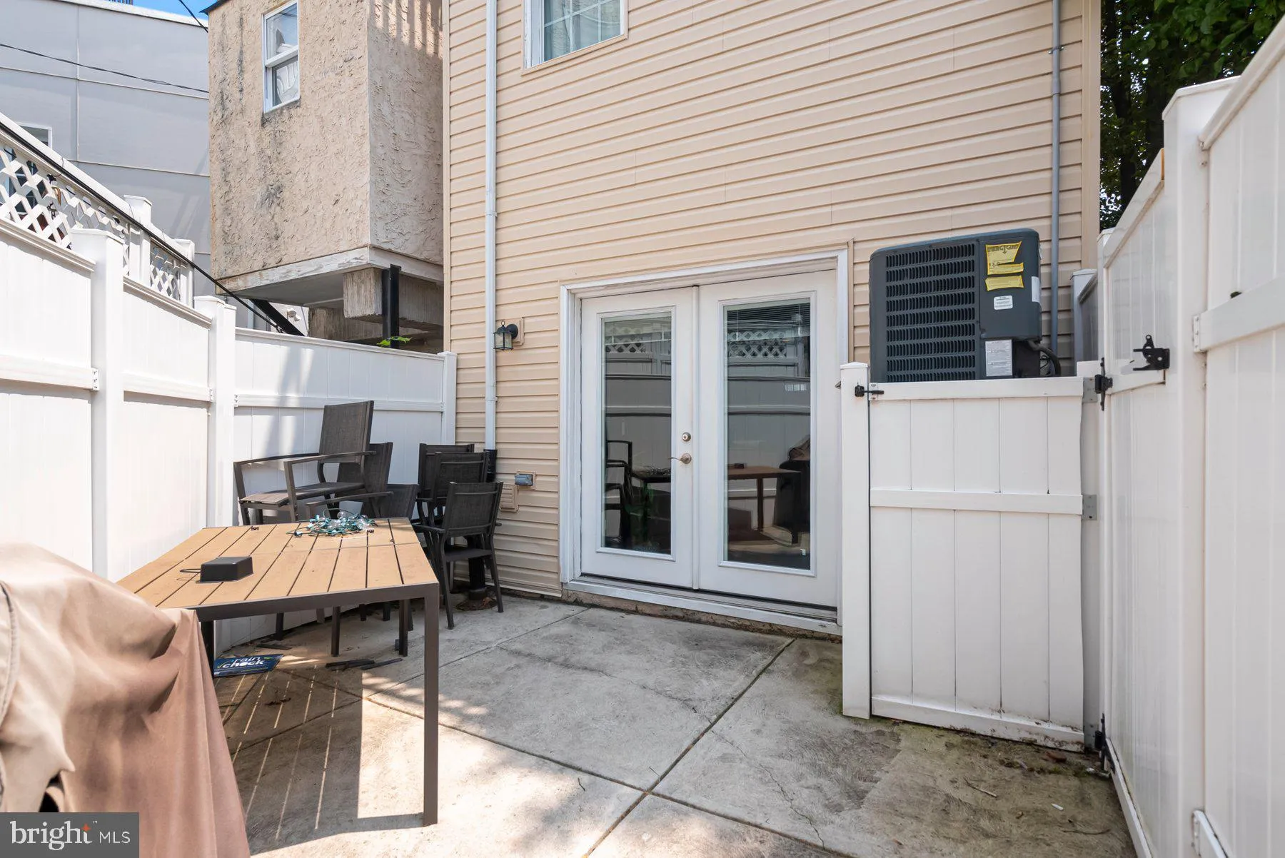 Philadelphia, Pennsylvania 19146, United States, 3 Bedrooms Bedrooms, ,2 BathroomsBathrooms,Residential,Active,147255