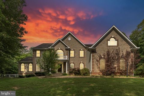 Homes For Sale - 32 Mills Hollow Drive<br/> FREDERICKSBURG, VA 22406