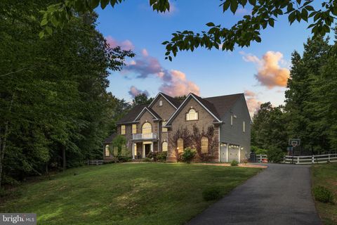 Homes For Sale - 32 Mills Hollow Drive<br/> FREDERICKSBURG, VA 22406