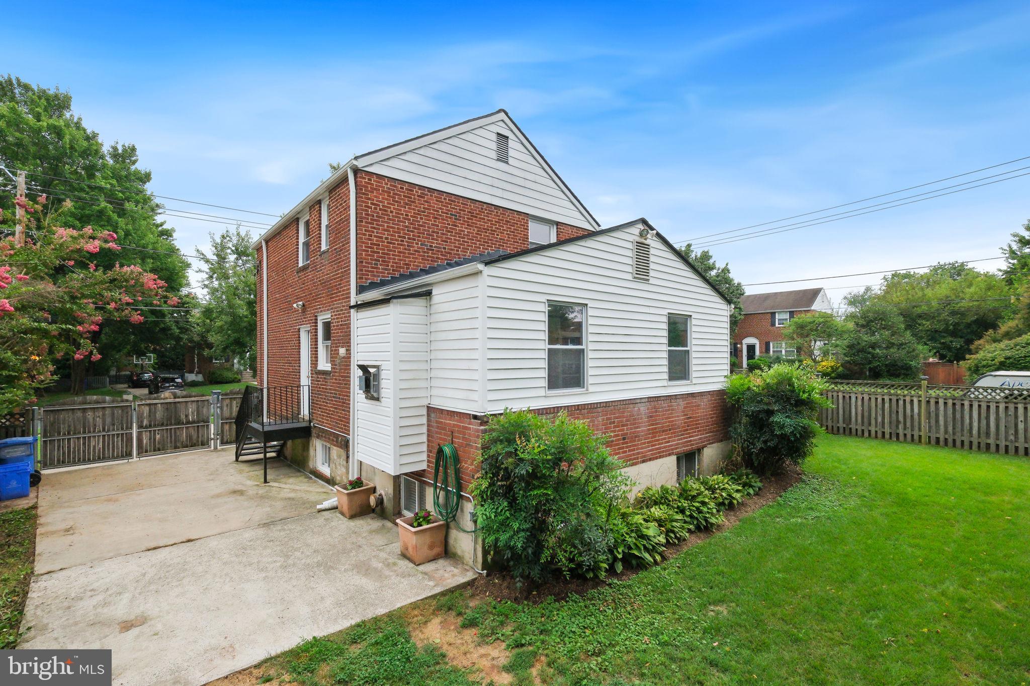 WHEATON HILLS - Residential