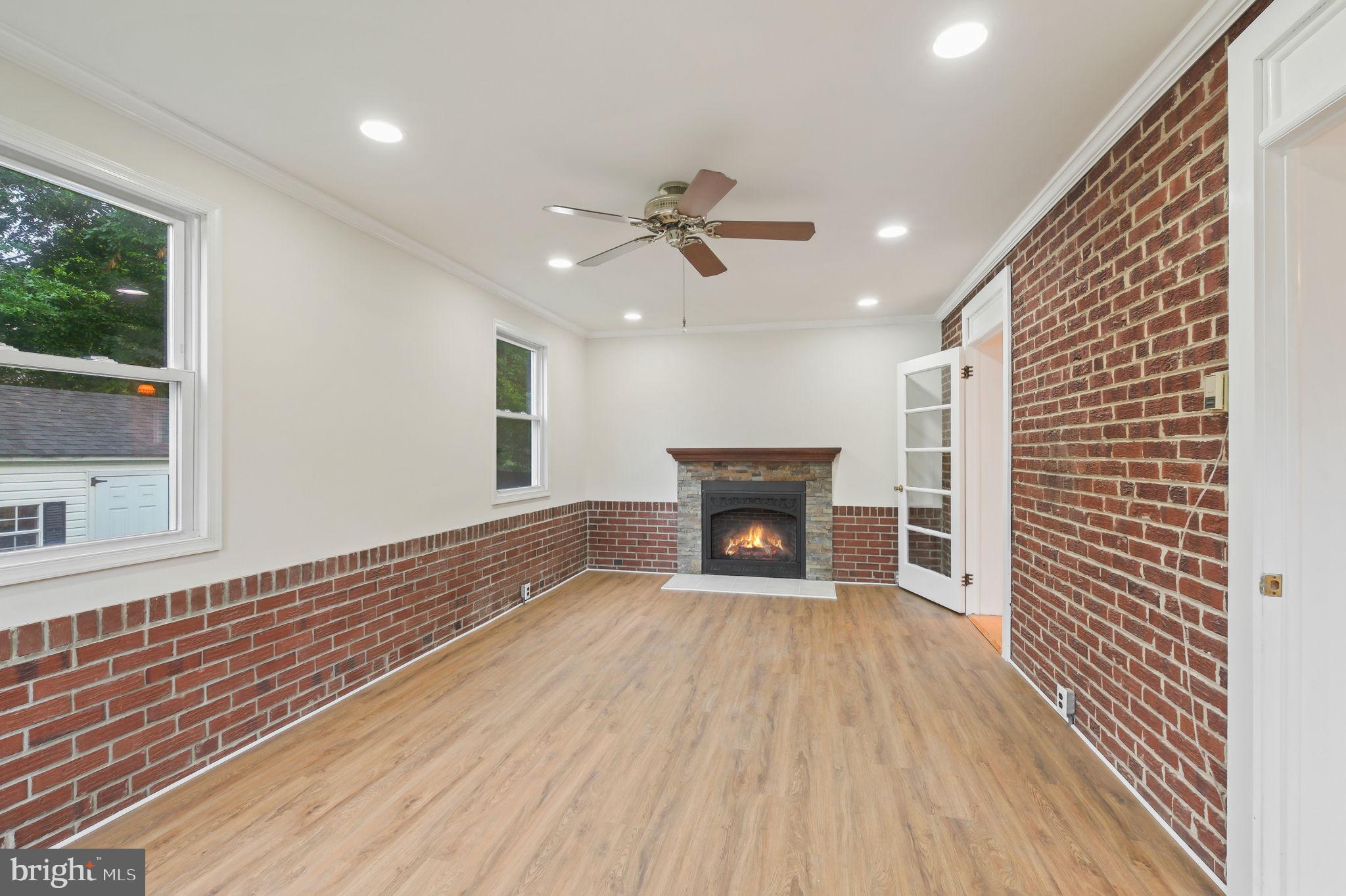 WHEATON HILLS - Residential