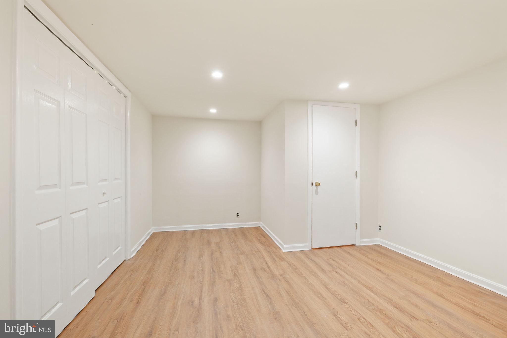 WHEATON HILLS - Residential