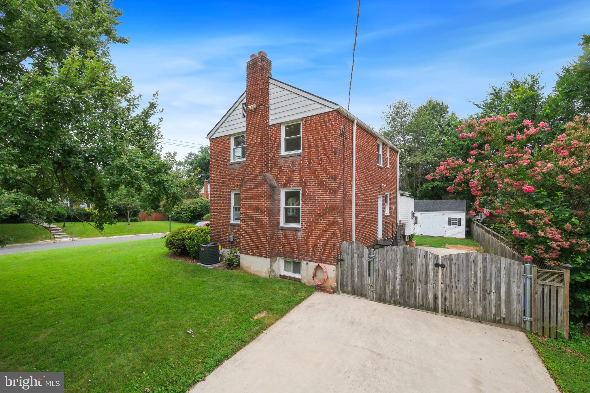 WHEATON HILLS - Residential