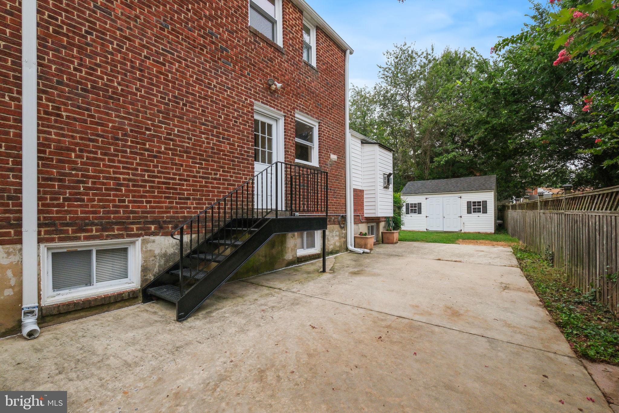 WHEATON HILLS - Residential