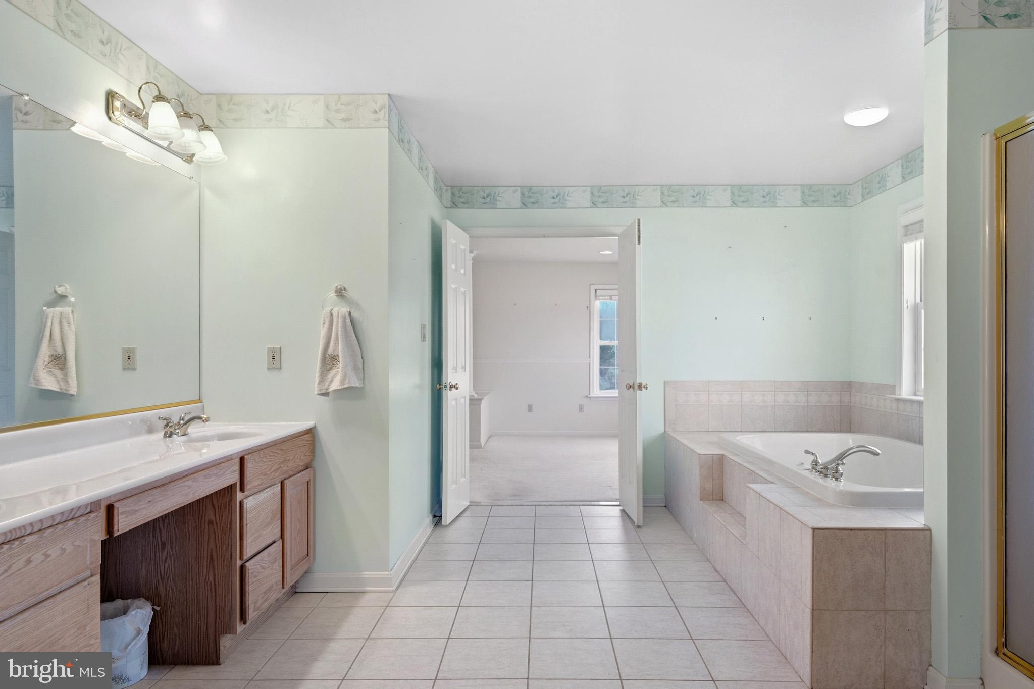 LYONS CREEK OVERLOOK - Residential