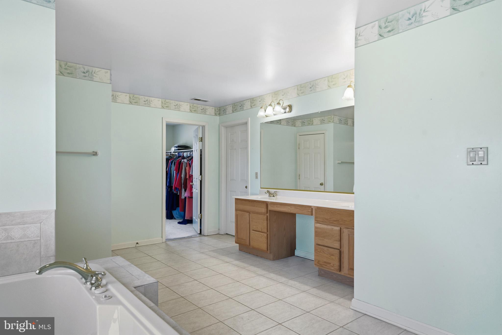 LYONS CREEK OVERLOOK - Residential