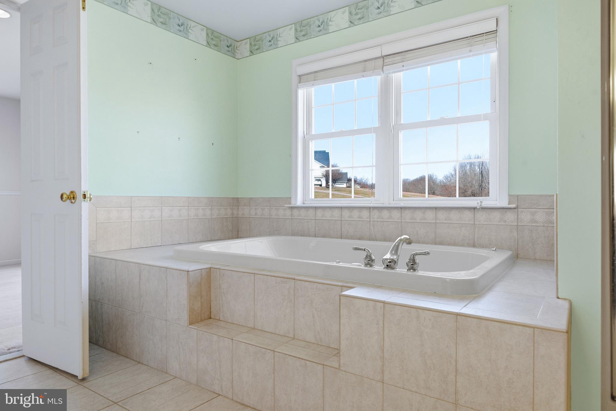 LYONS CREEK OVERLOOK - Residential