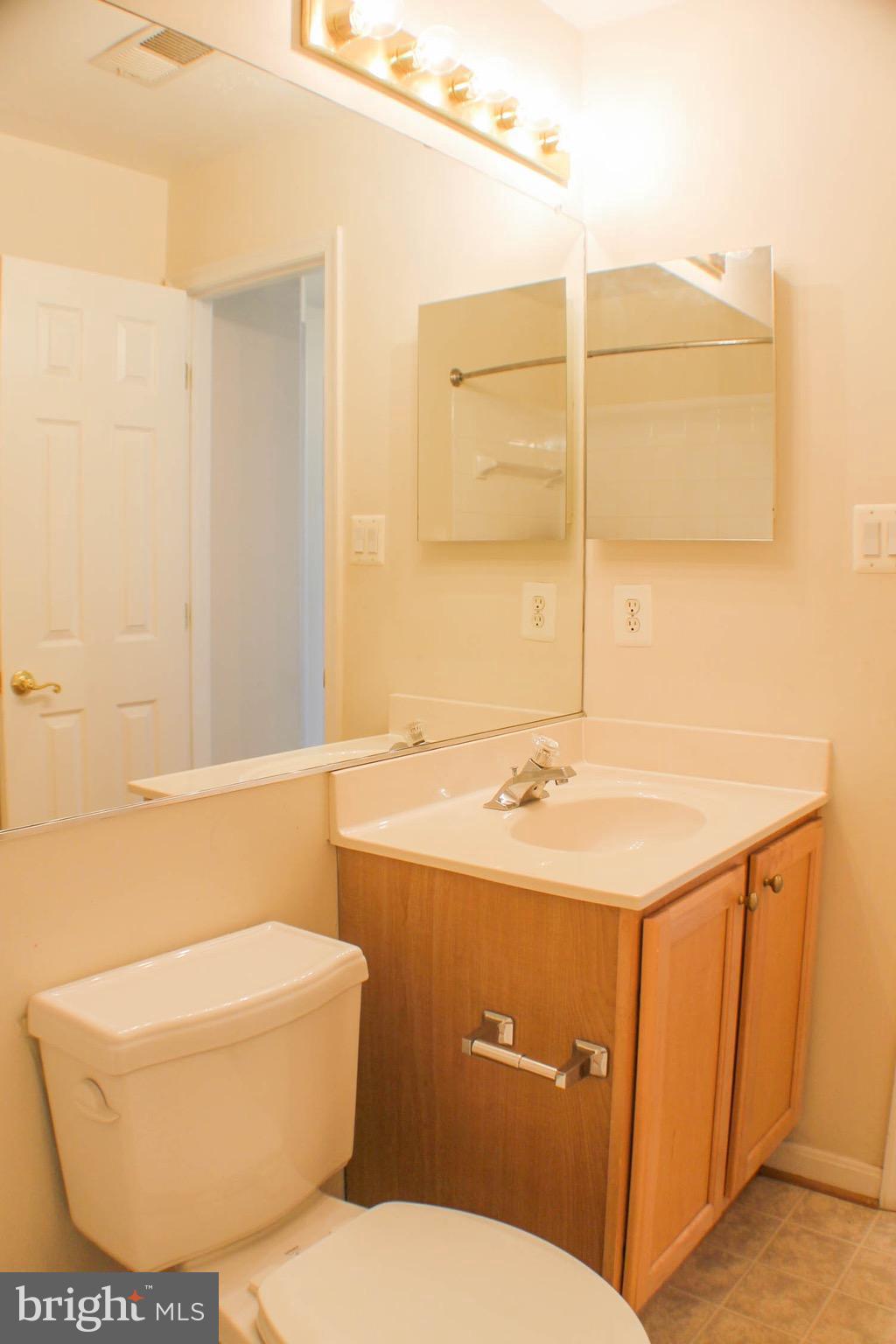 ASHBURN VILLAGE - Residential Lease