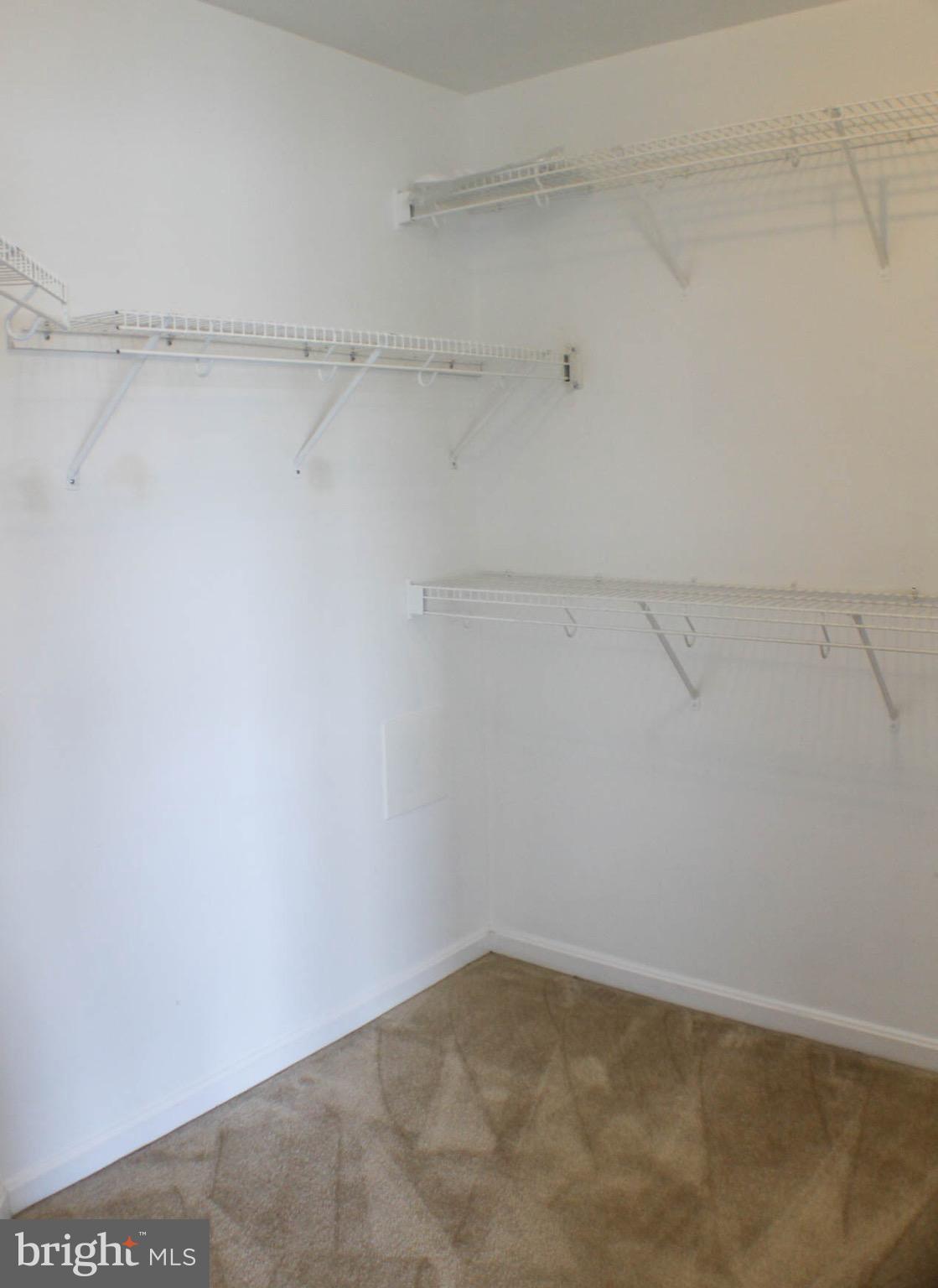 ASHBURN VILLAGE - Residential Lease