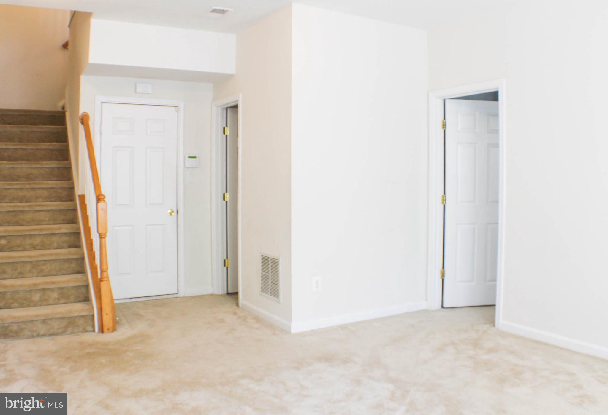 ASHBURN VILLAGE - Residential Lease