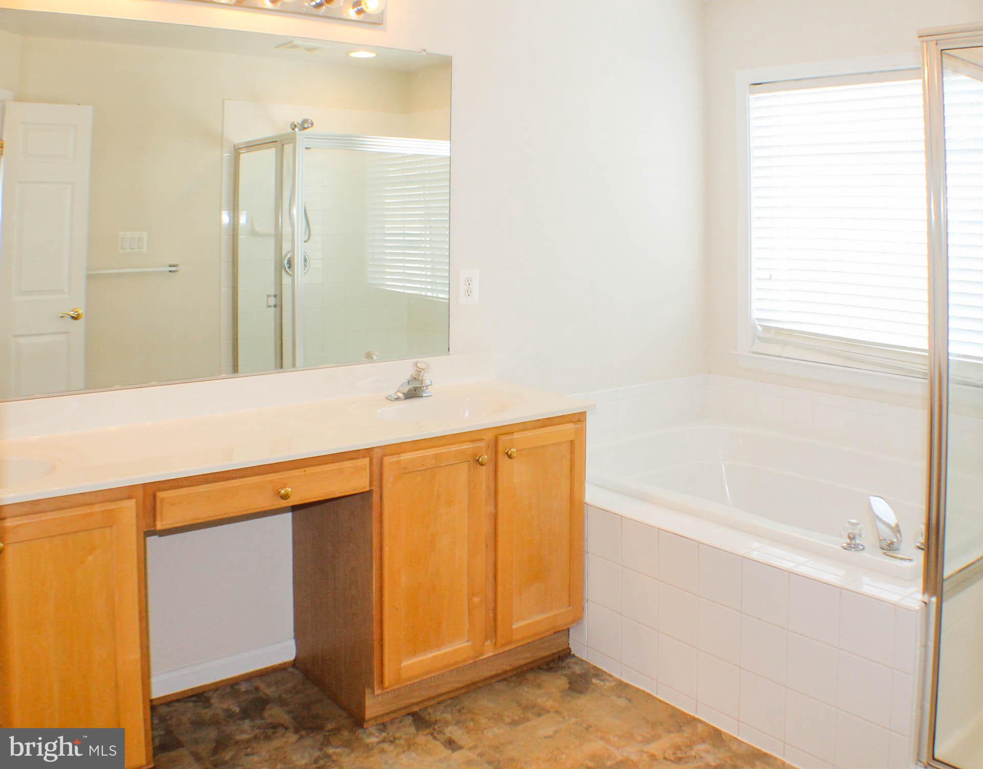 ASHBURN VILLAGE - Residential Lease