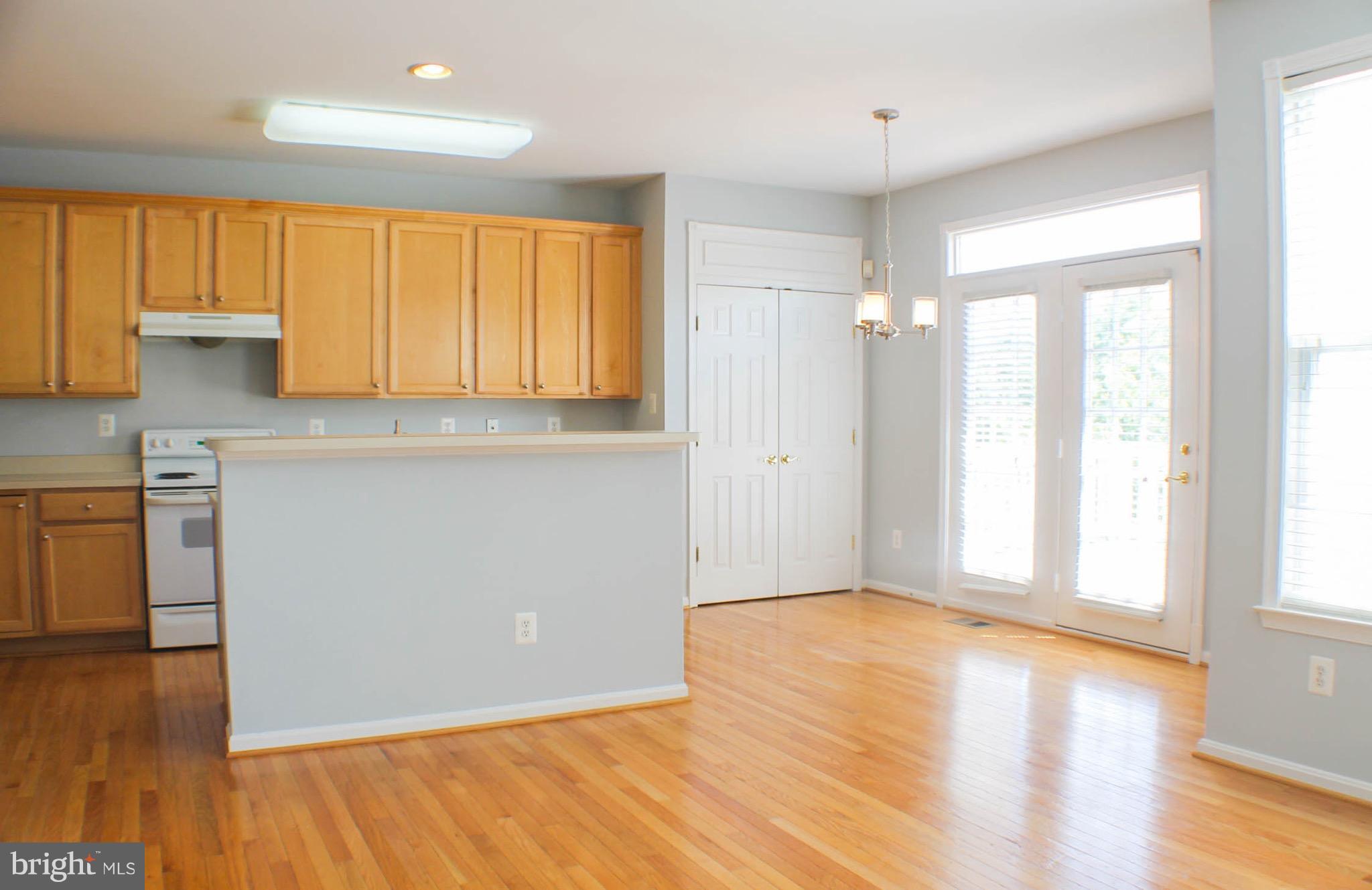 ASHBURN VILLAGE - Residential Lease