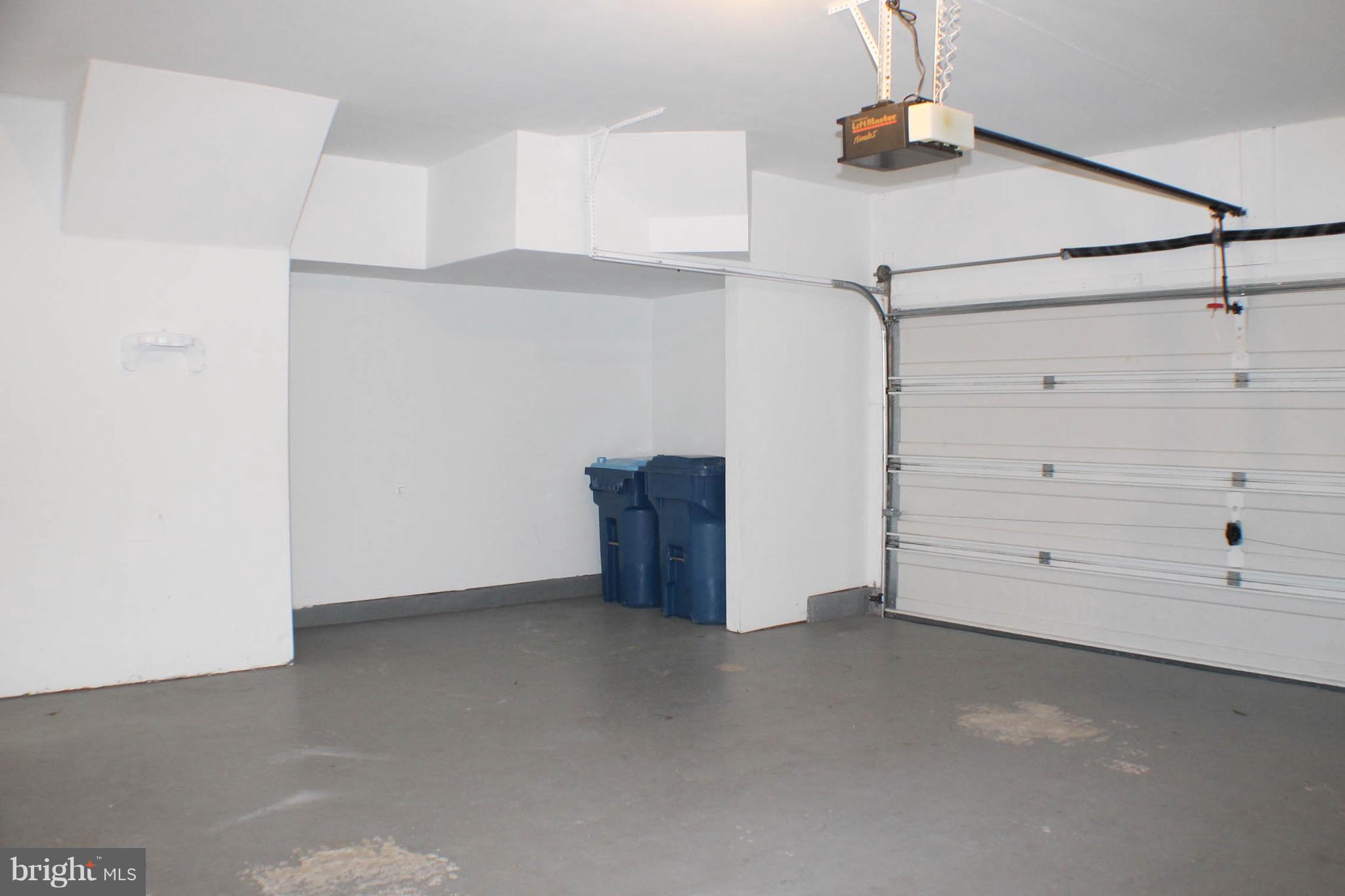 ASHBURN VILLAGE - Residential Lease