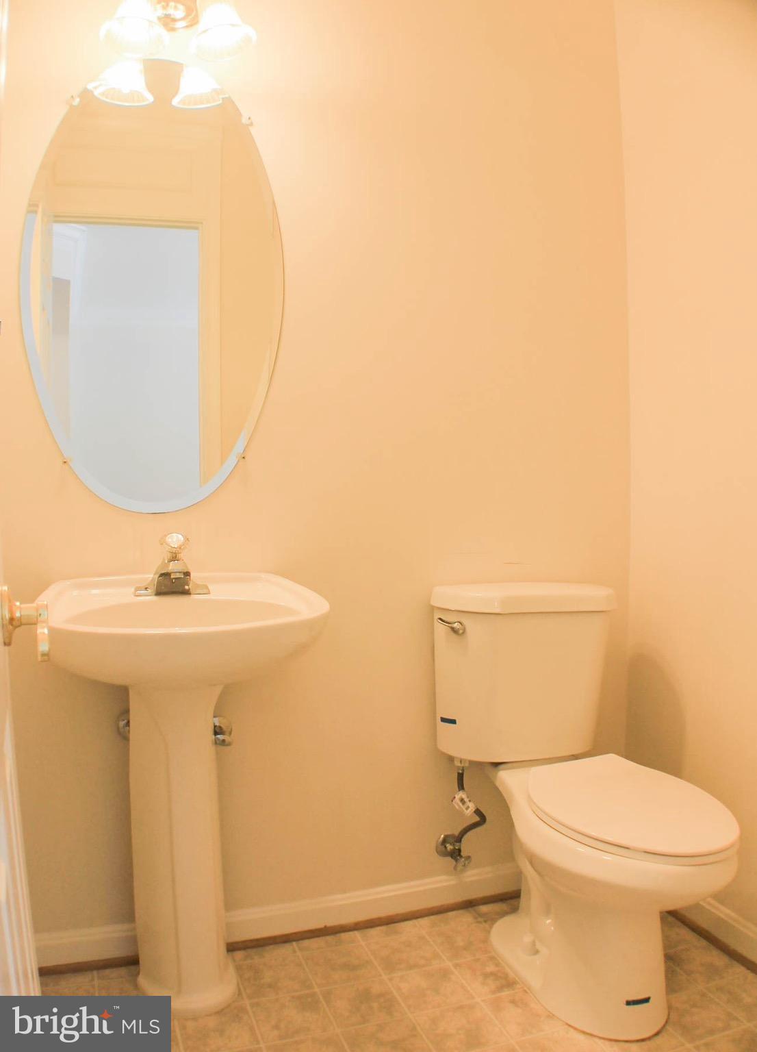 ASHBURN VILLAGE - Residential Lease