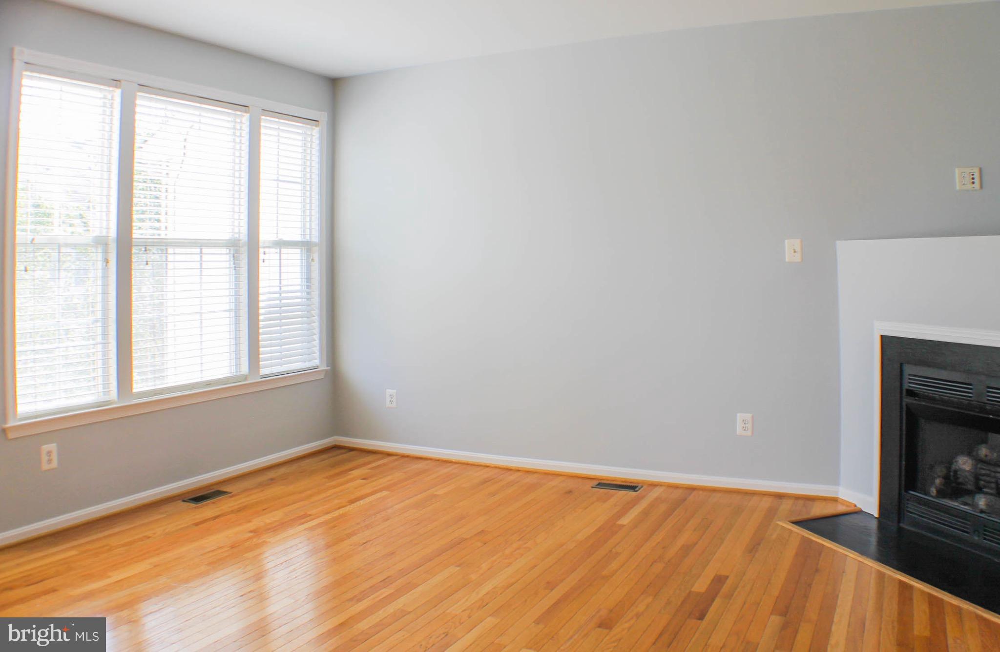 ASHBURN VILLAGE - Residential Lease