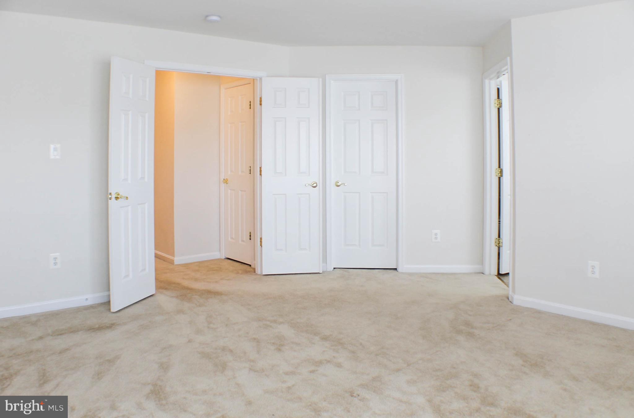 ASHBURN VILLAGE - Residential Lease