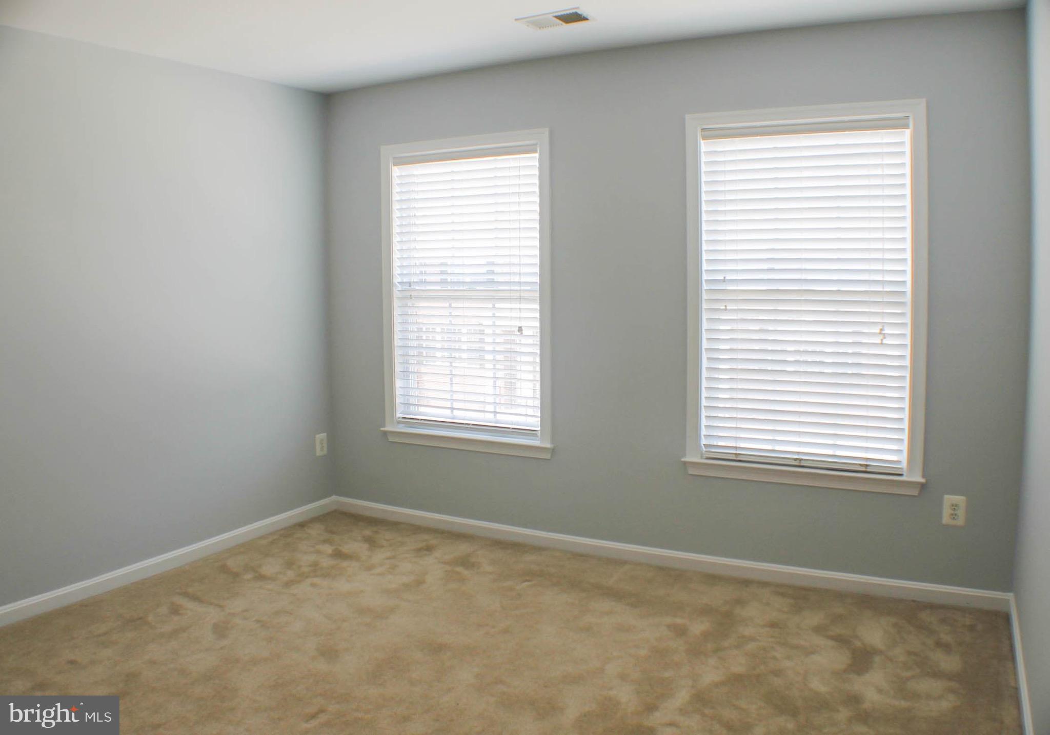 ASHBURN VILLAGE - Residential Lease