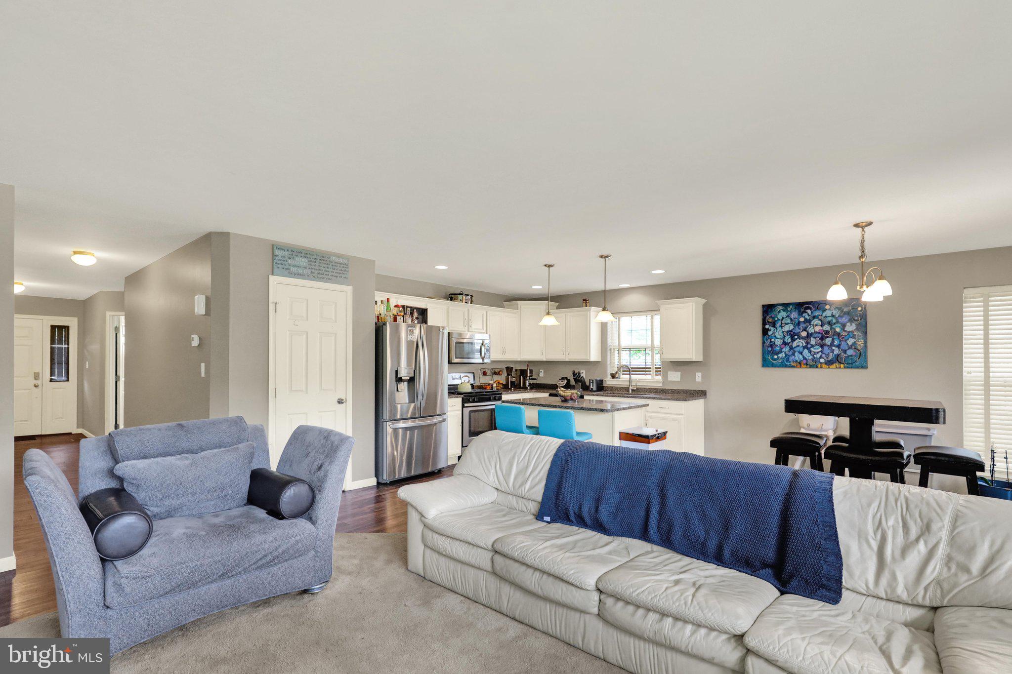 2 ROLLINGVIEW LANE