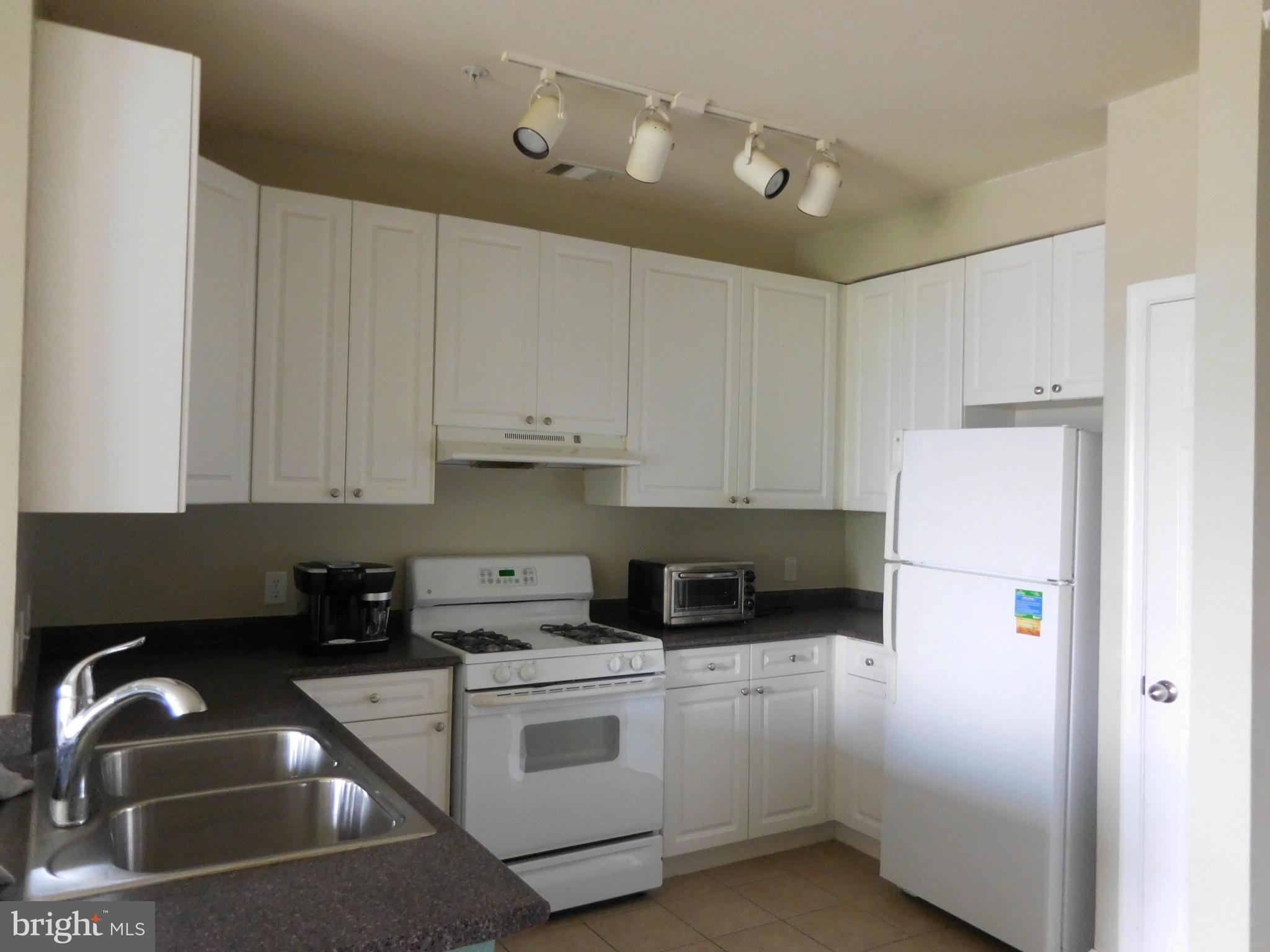 FITZ AT ROCKVILLE TOWN C - Residential Lease