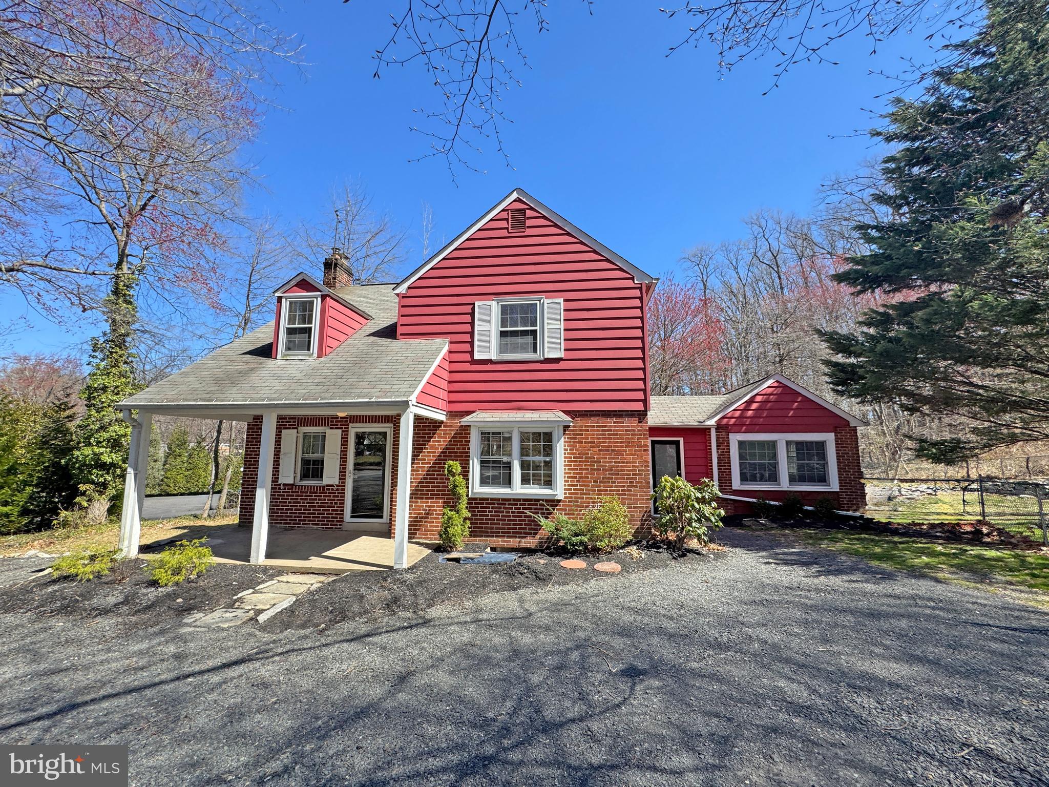 2405 EDGE HILL ROAD
