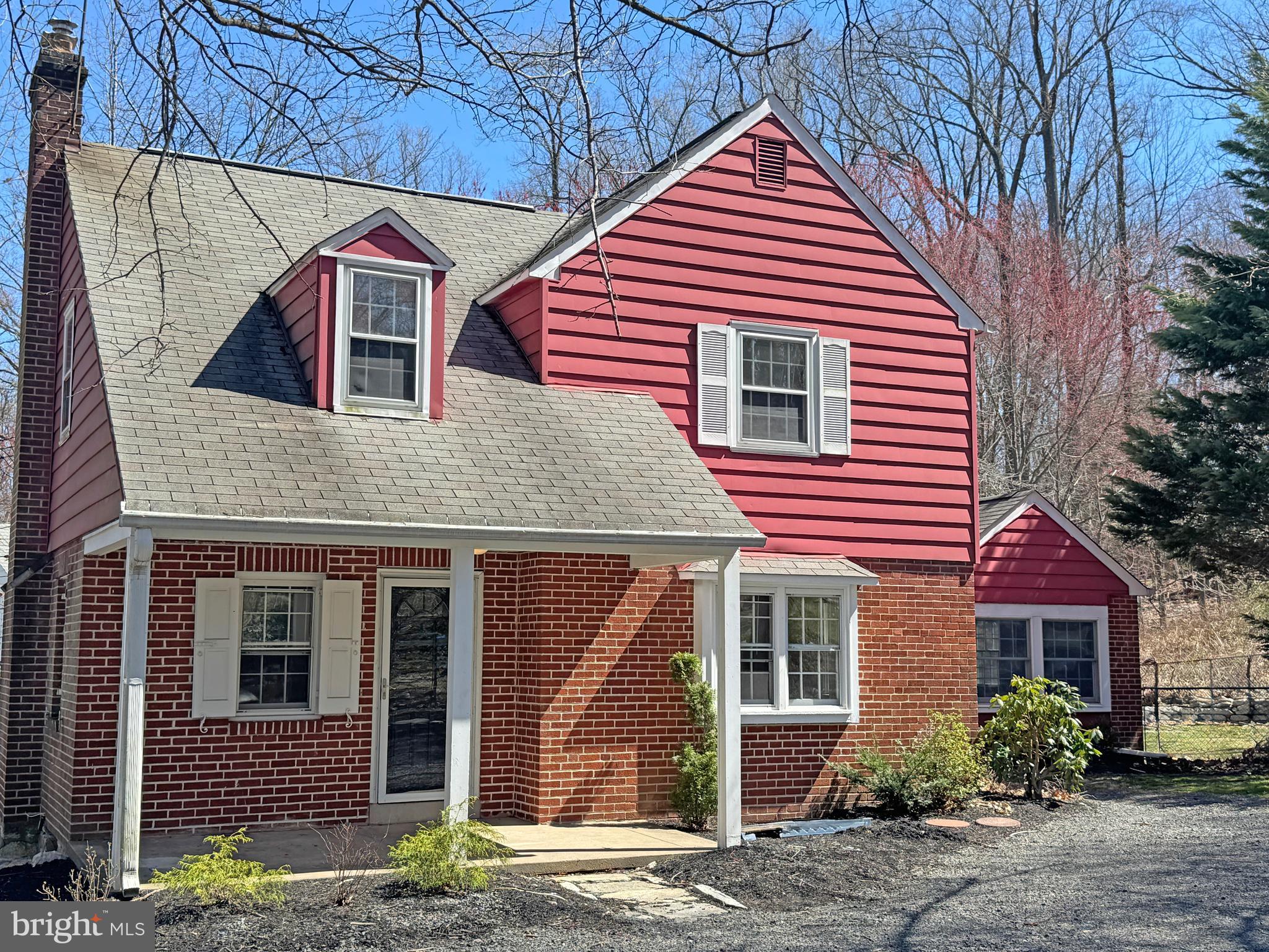 2405 EDGE HILL ROAD