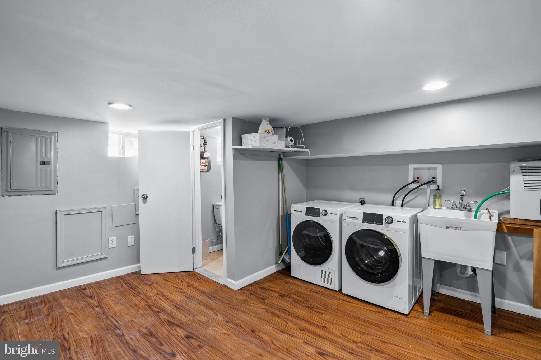 POINT BREEZE - Residential