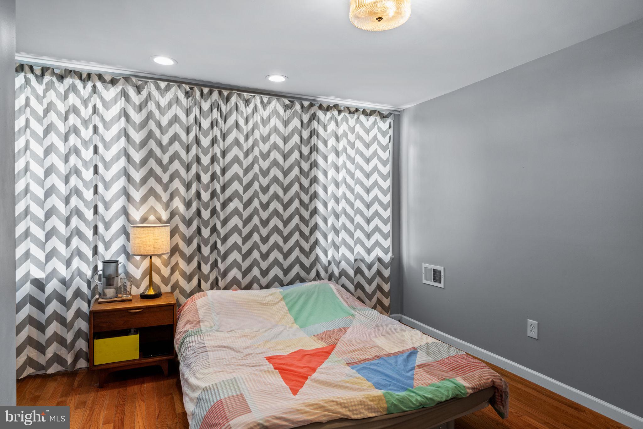 POINT BREEZE - Residential