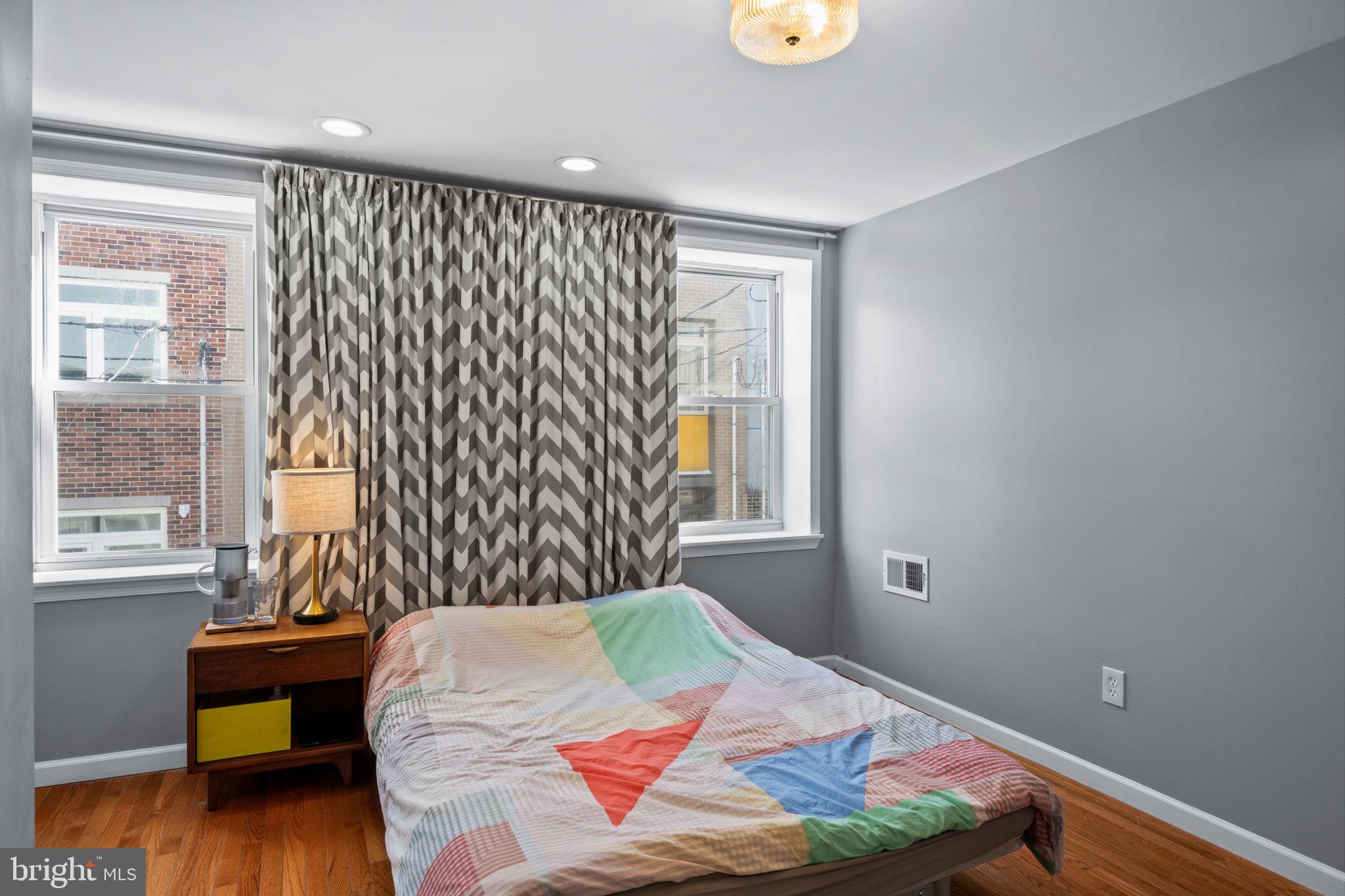 POINT BREEZE - Residential