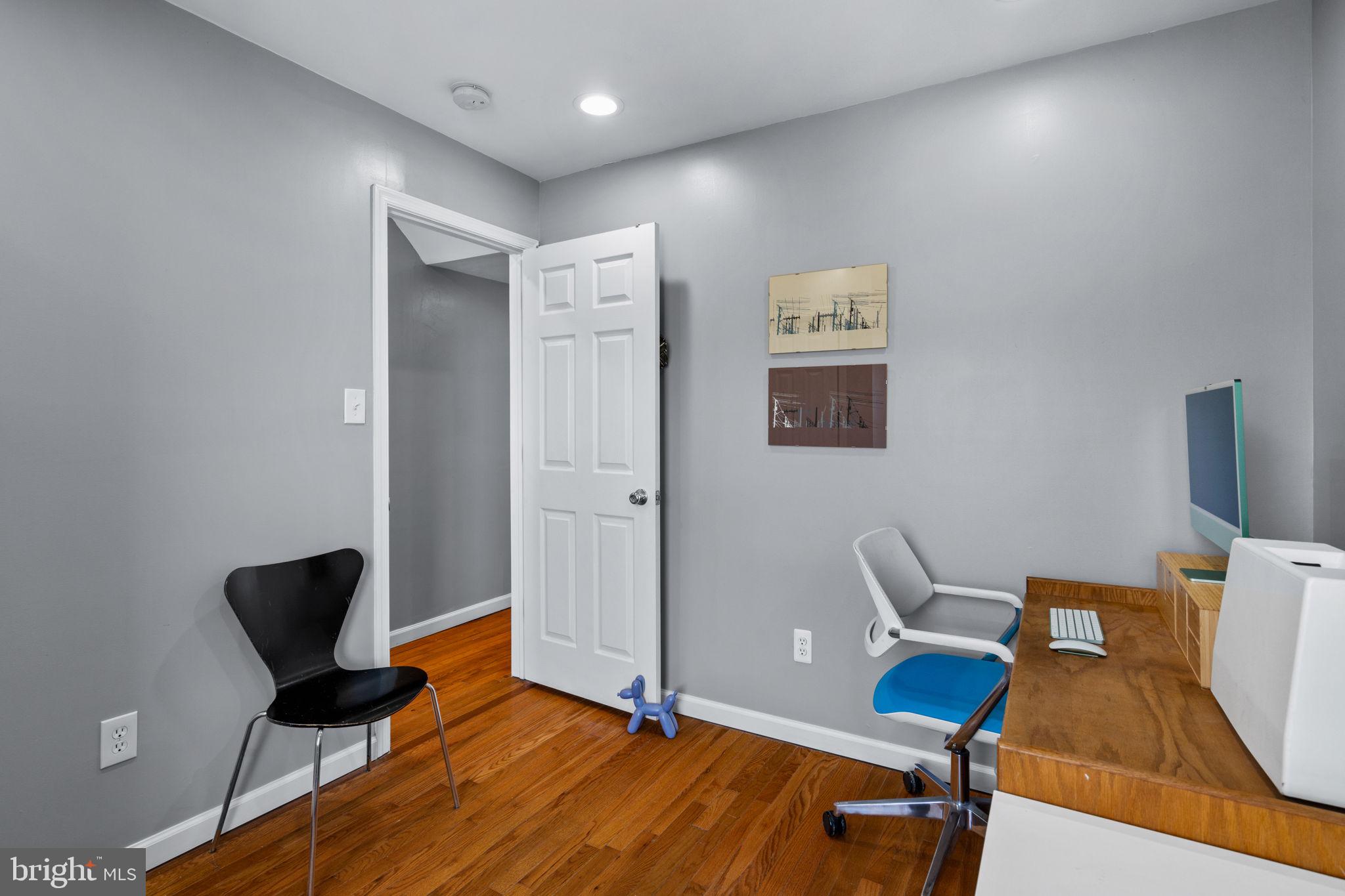 POINT BREEZE - Residential