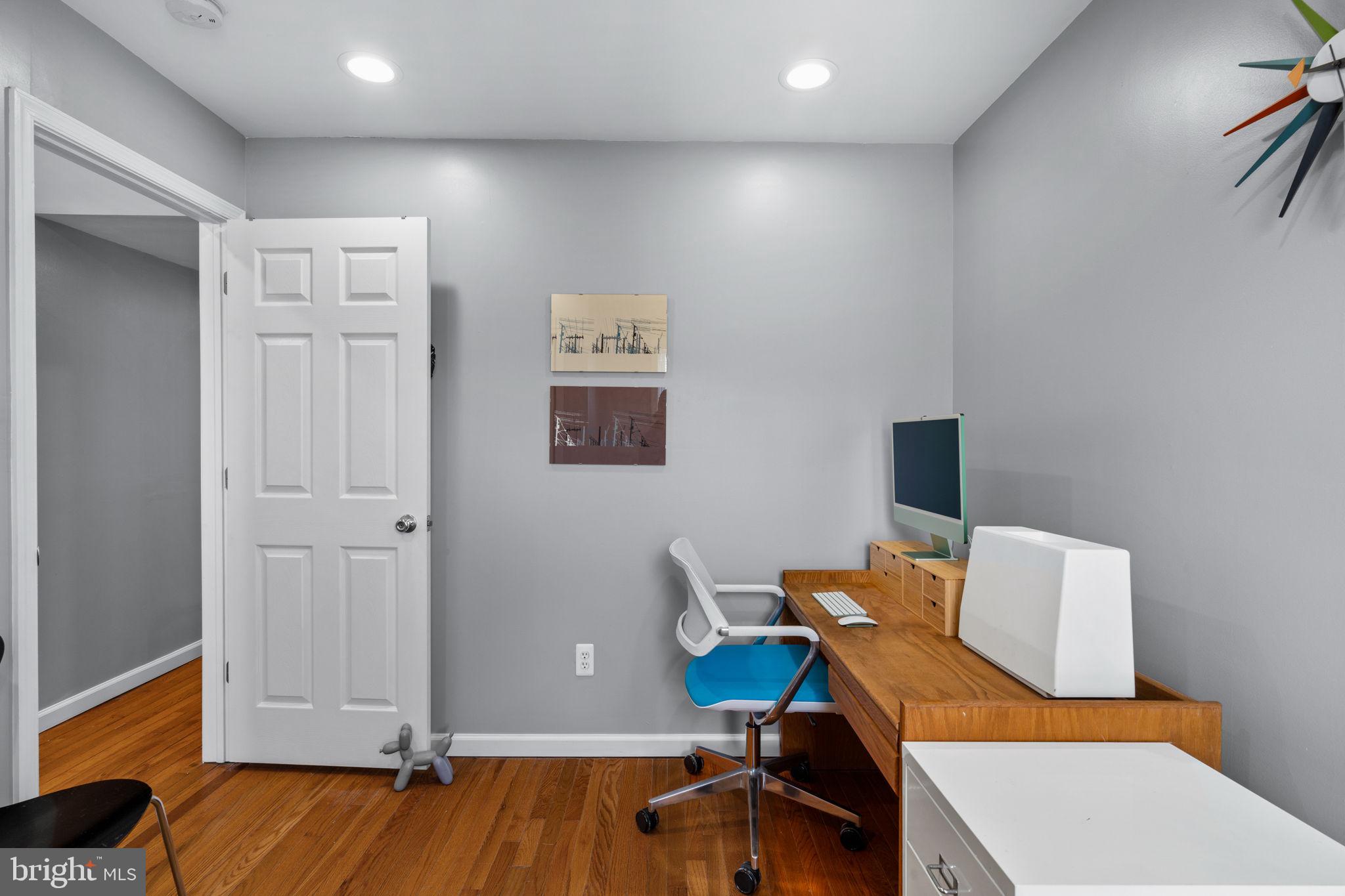 POINT BREEZE - Residential