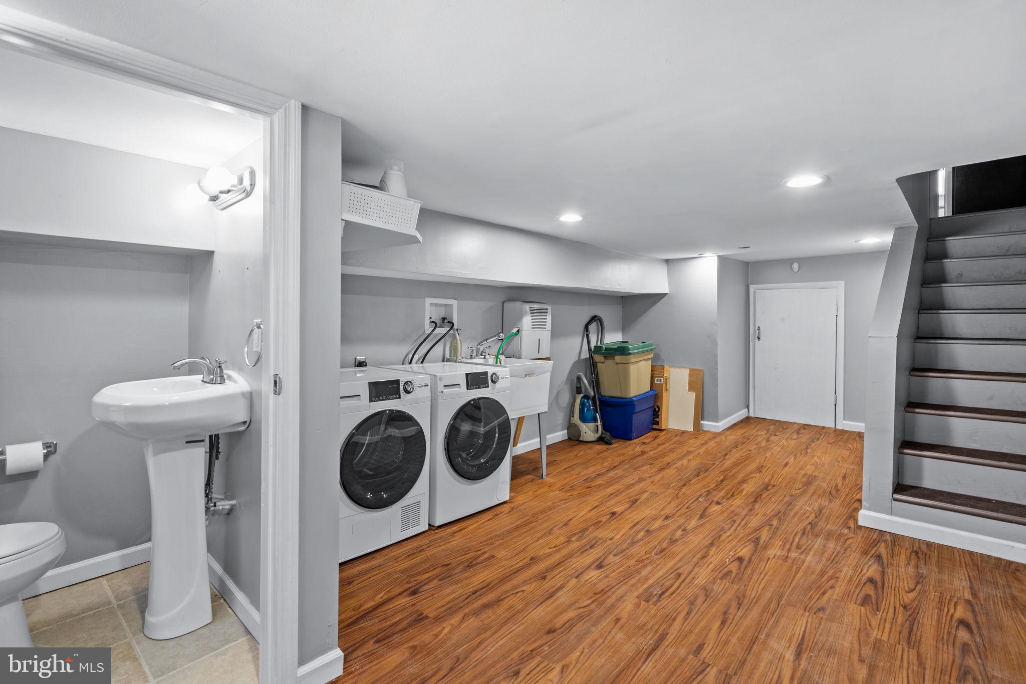 POINT BREEZE - Residential