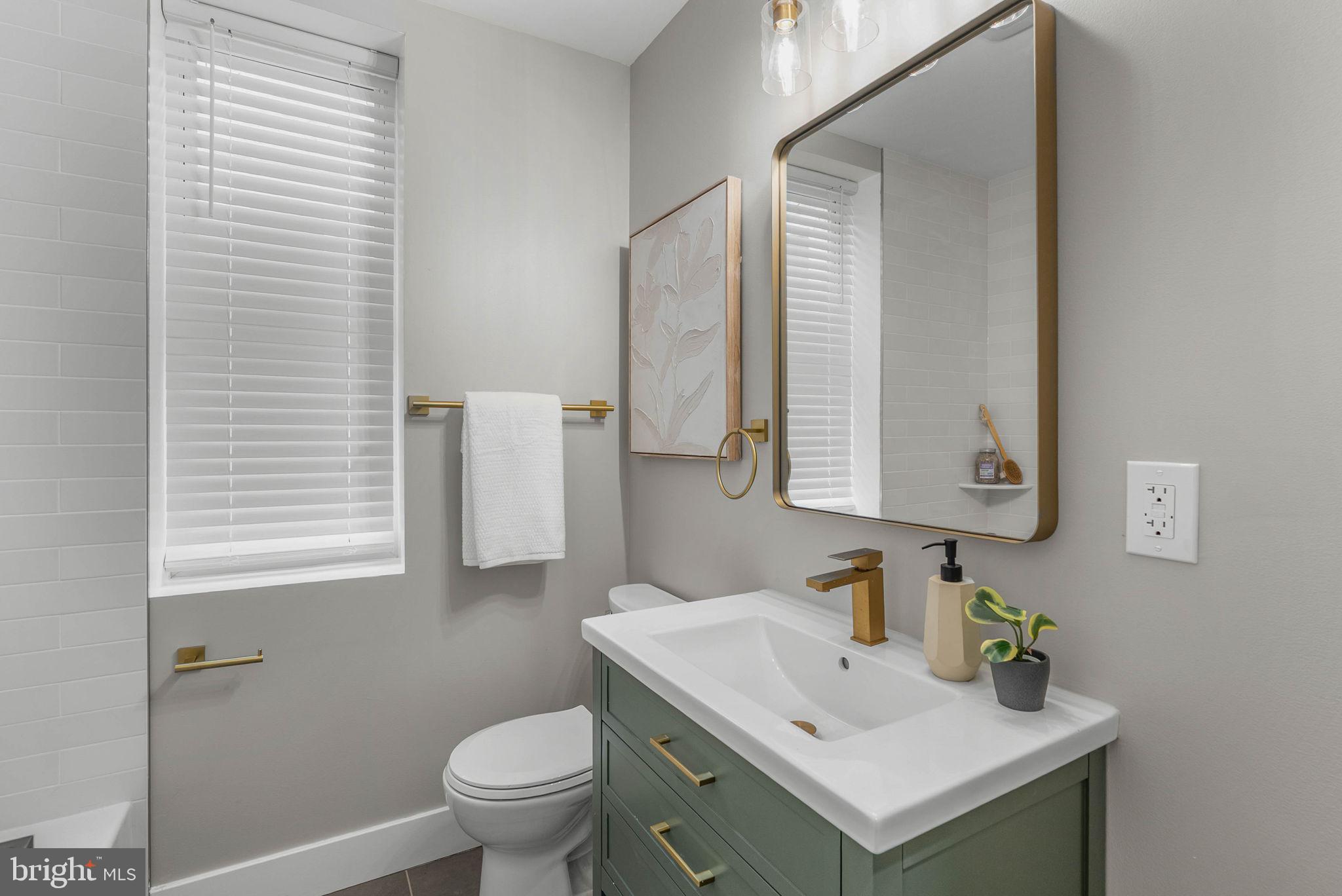 EAST FALLS - Residential