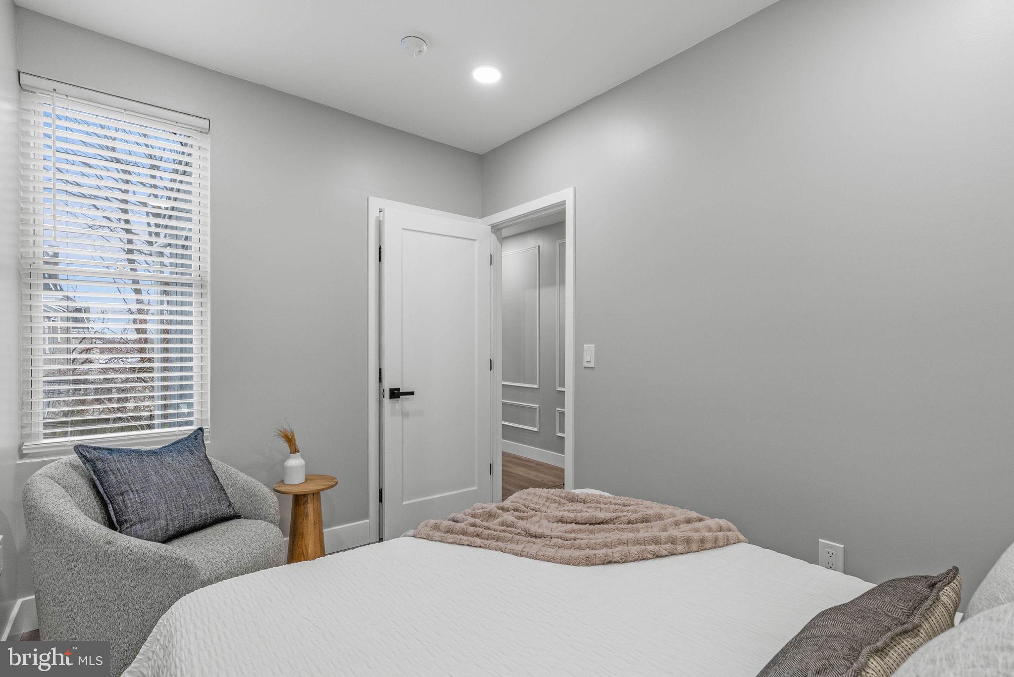 EAST FALLS - Residential