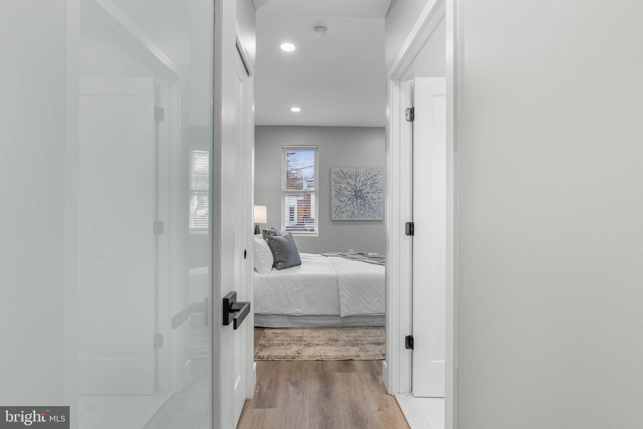 EAST FALLS - Residential