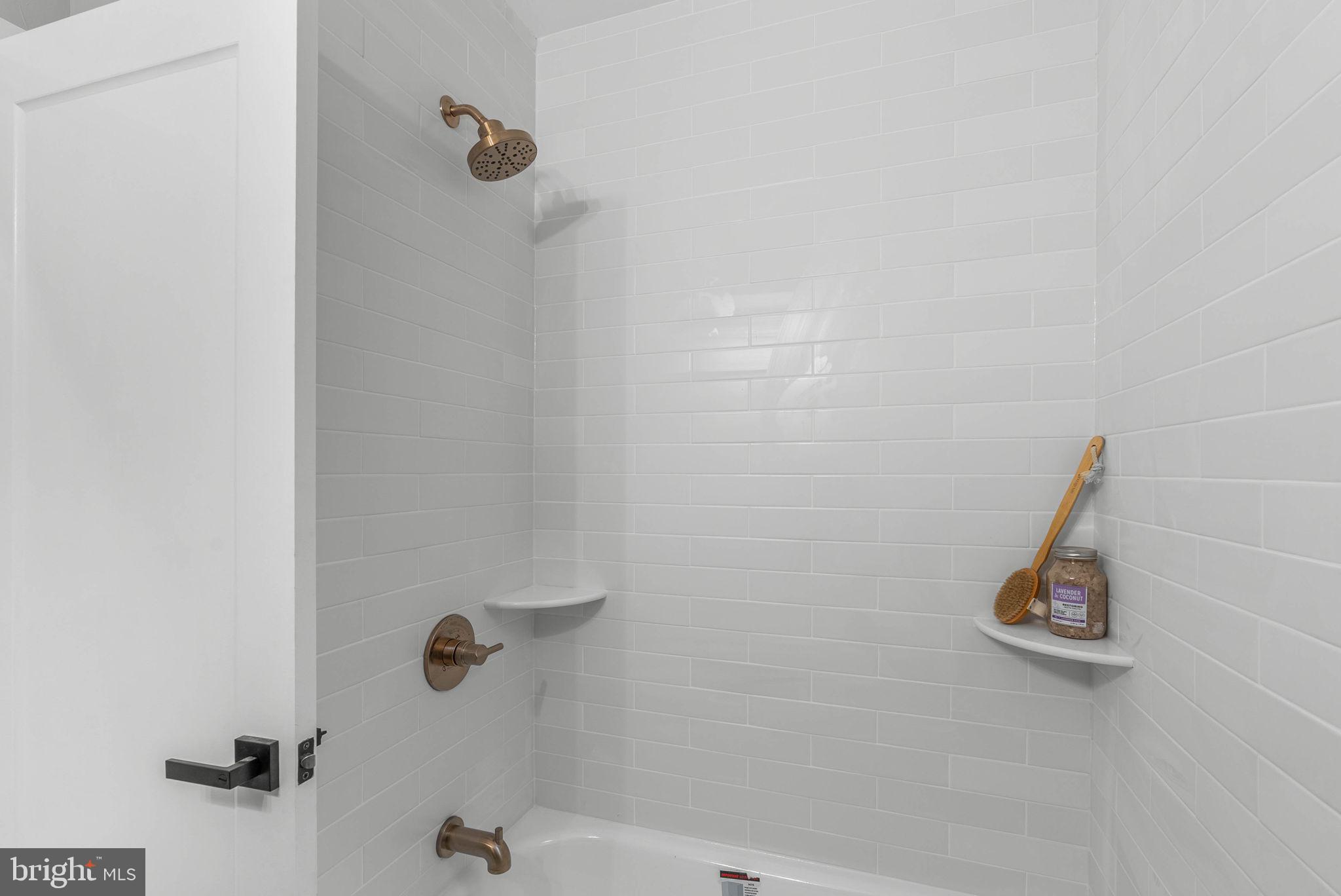 EAST FALLS - Residential