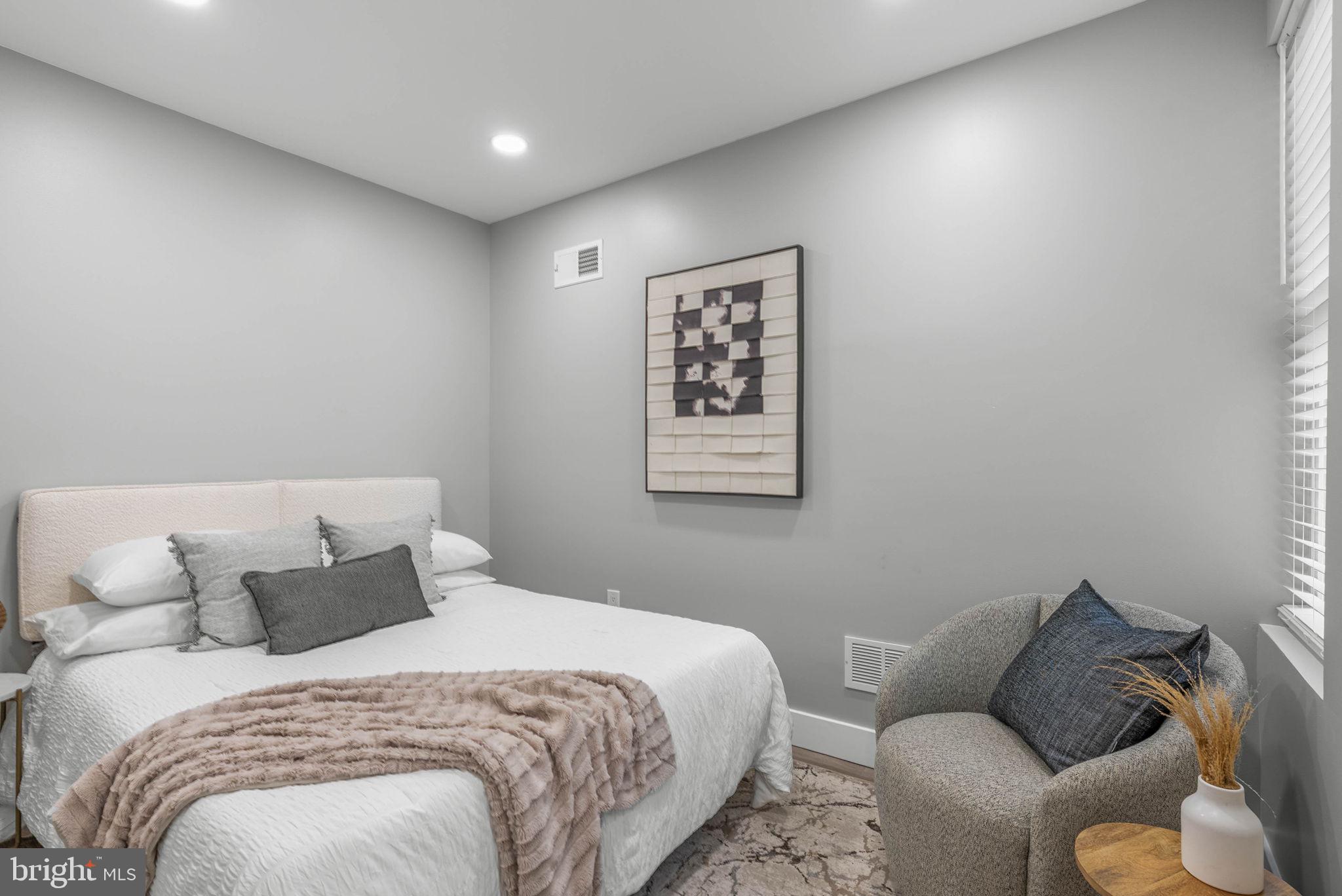 EAST FALLS - Residential