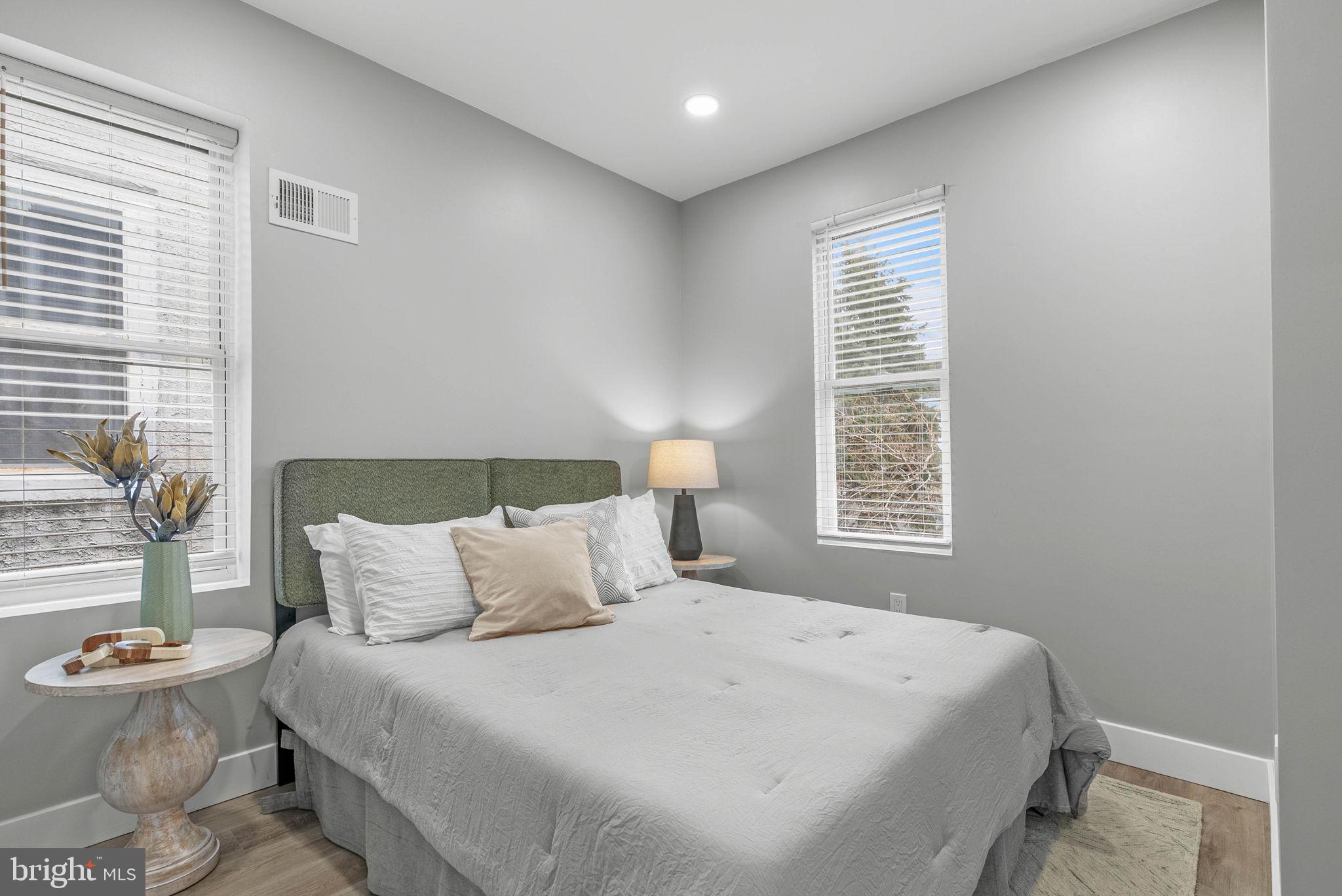 EAST FALLS - Residential