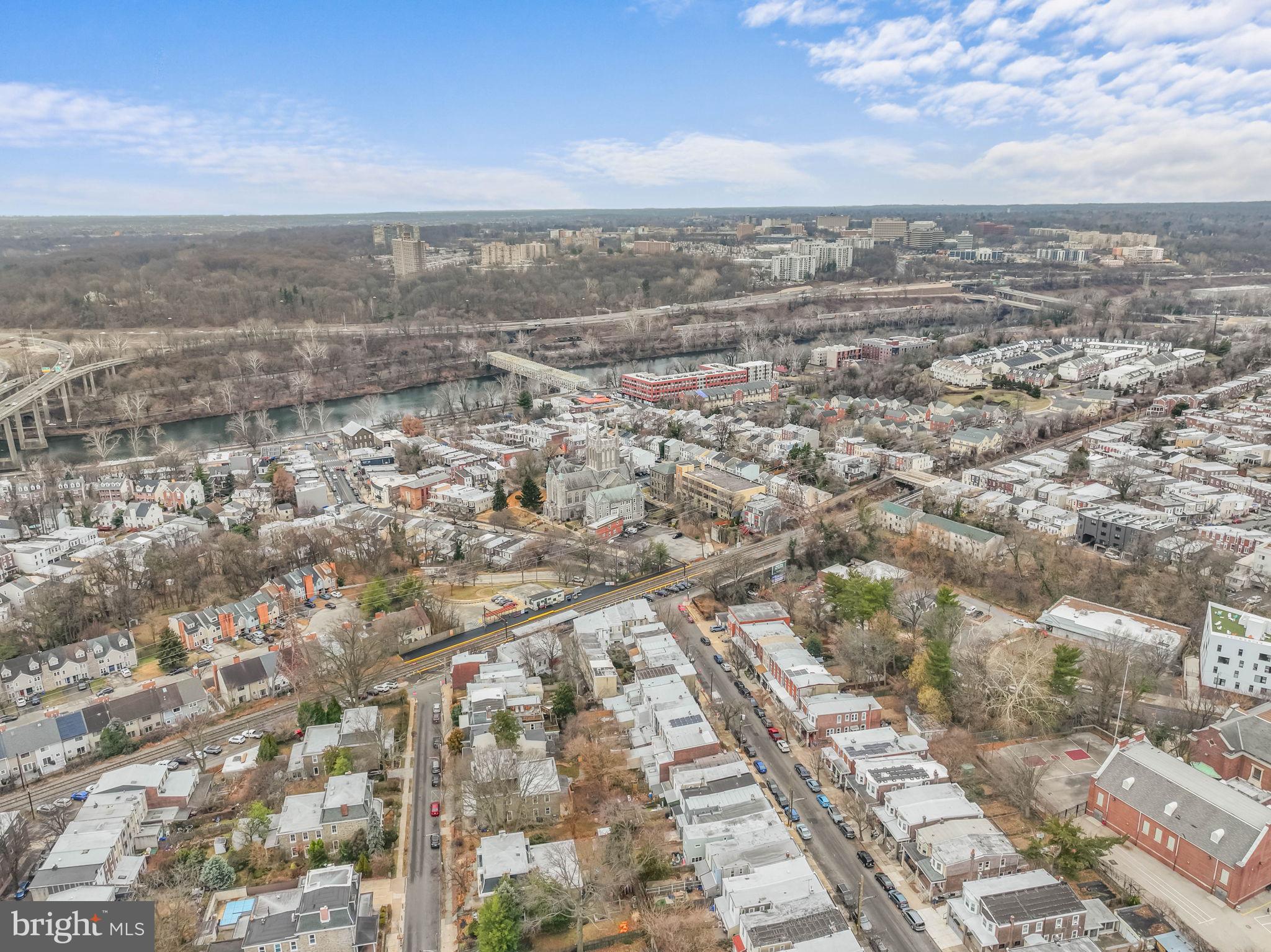 EAST FALLS - Residential