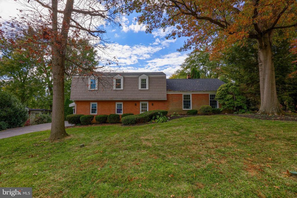 Photo of 1766 COLONIAL MANOR DR, LANCASTER, PA 17603 (MLS # PALA2027054)