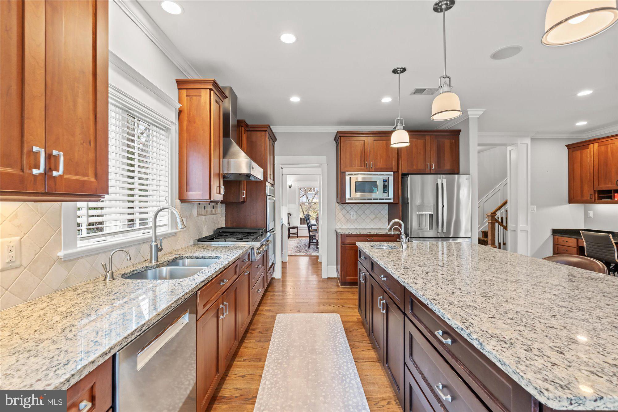 BROYHILL HILLS - Residential