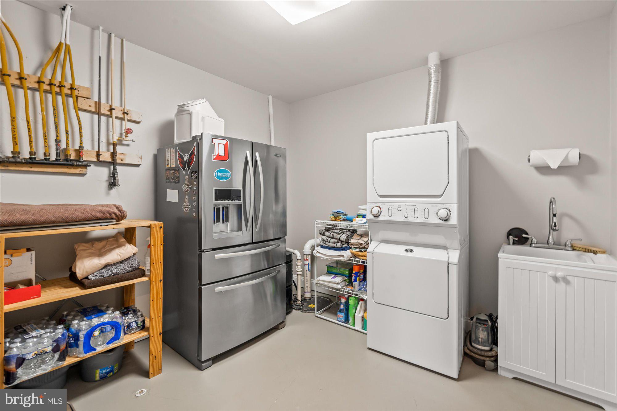 BROYHILL HILLS - Residential