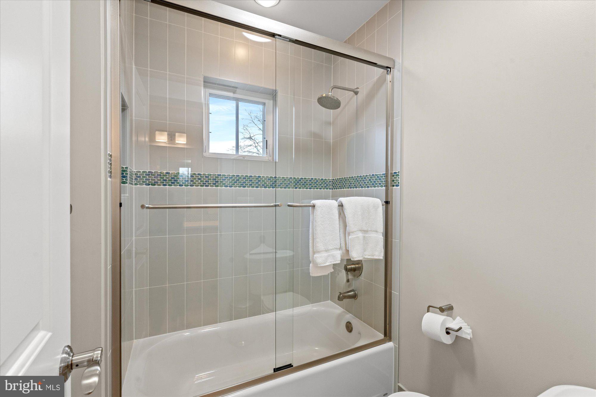 BROYHILL HILLS - Residential