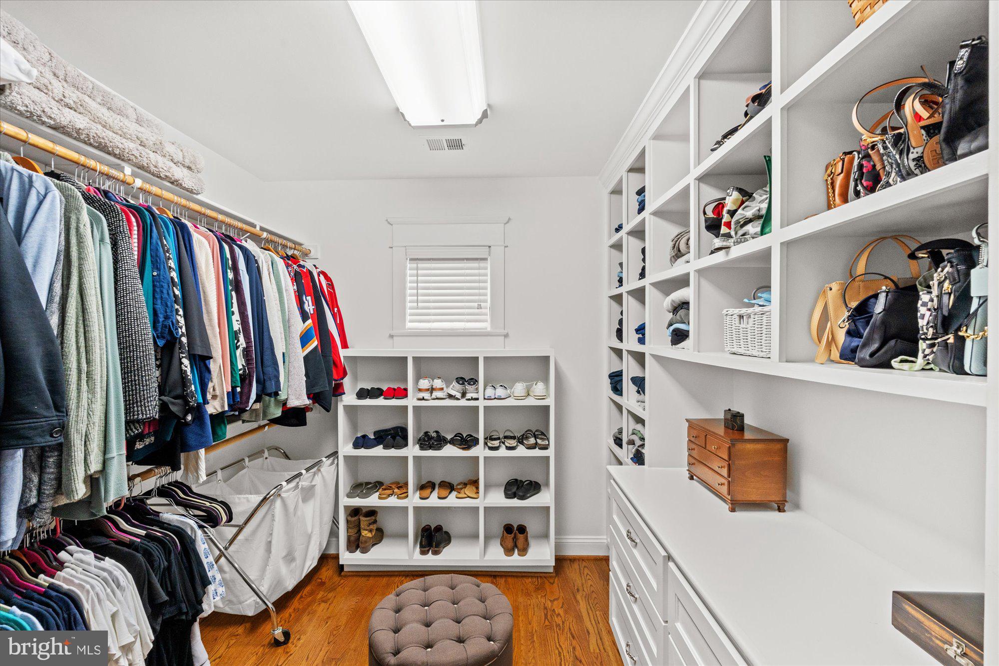 BROYHILL HILLS - Residential