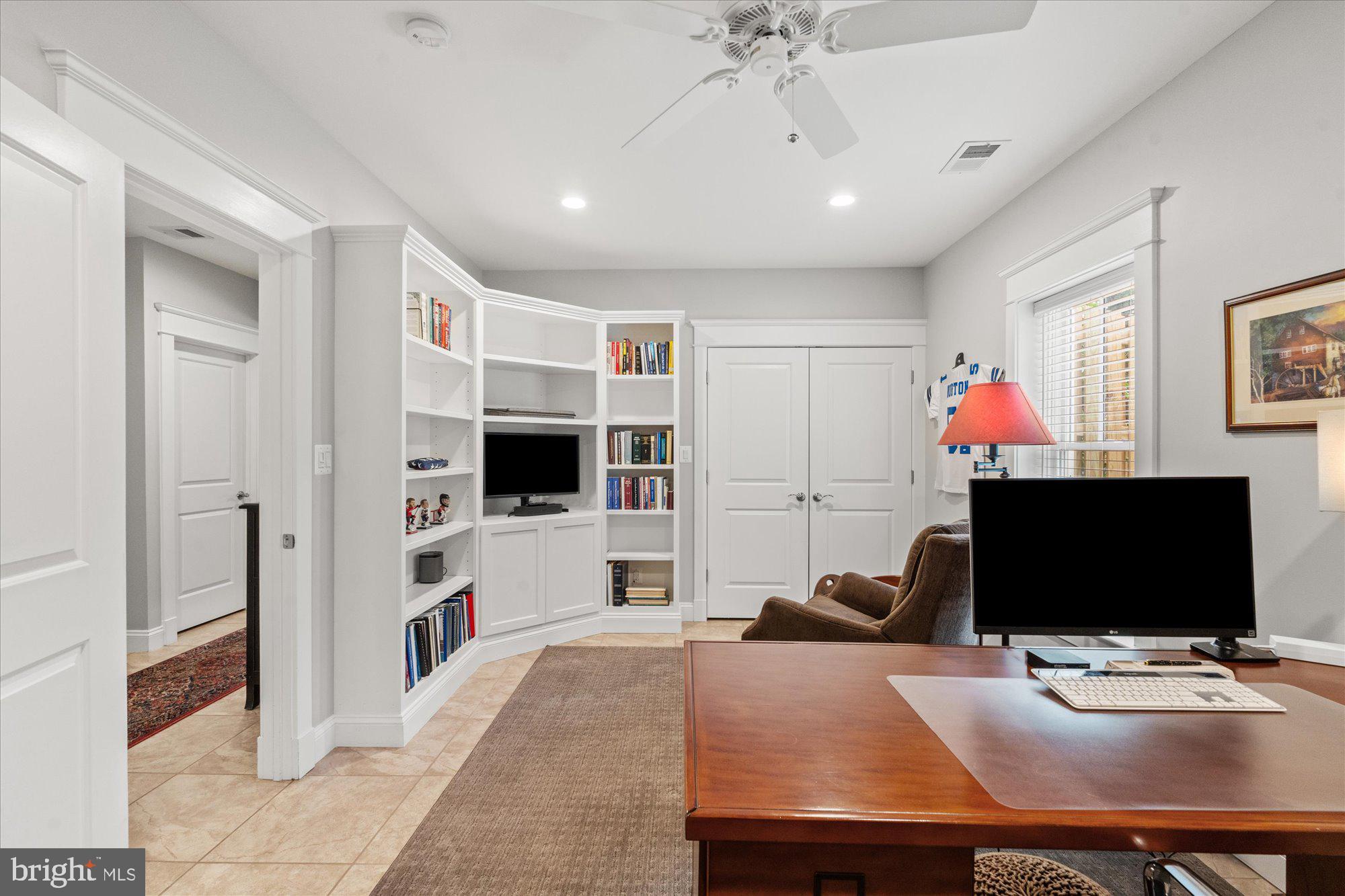 BROYHILL HILLS - Residential