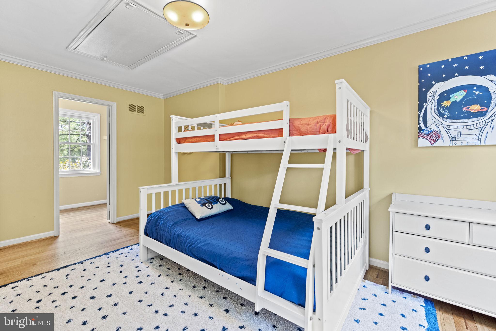 WOODLEY GARDENS COOP - Residential