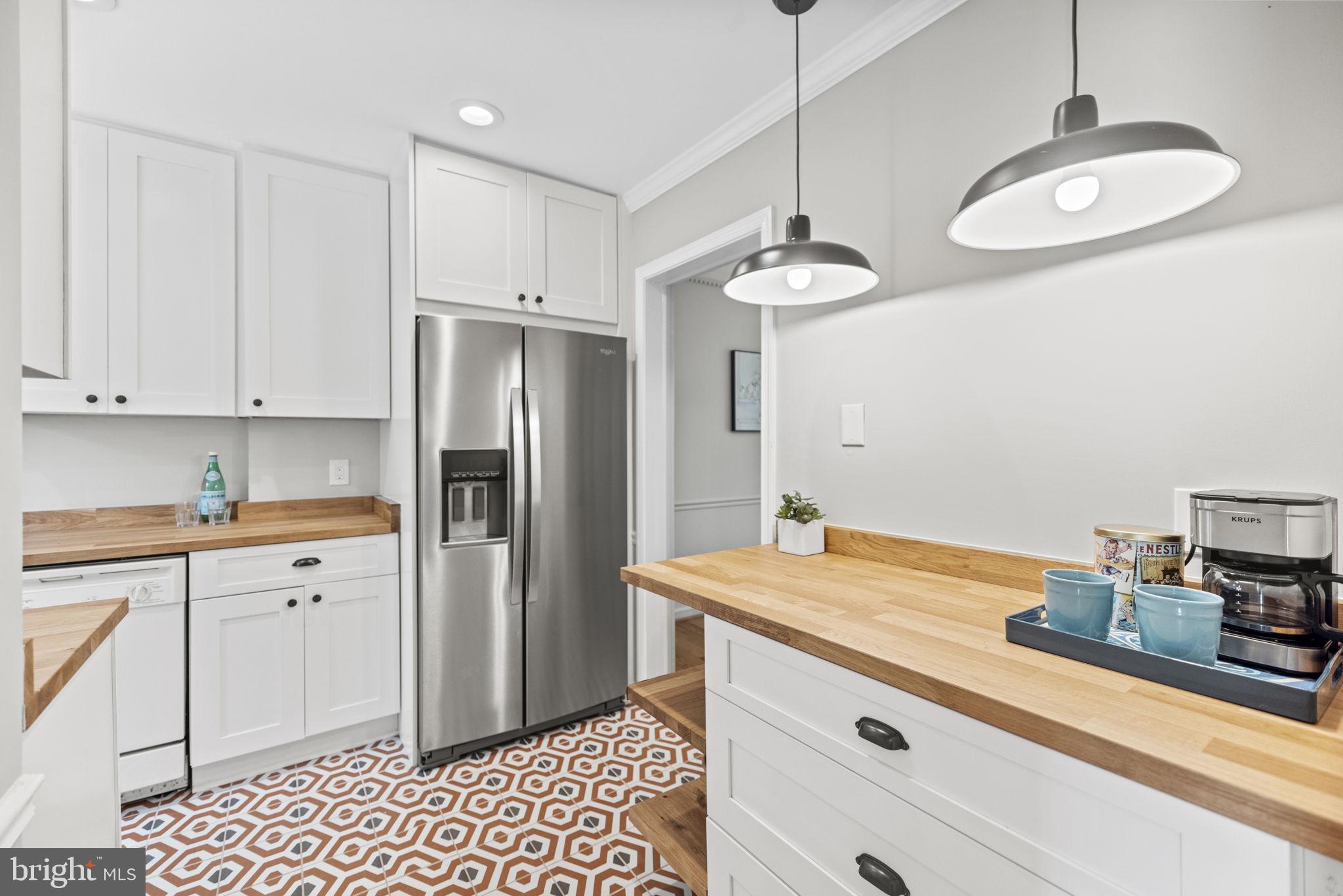 WOODLEY GARDENS COOP - Residential