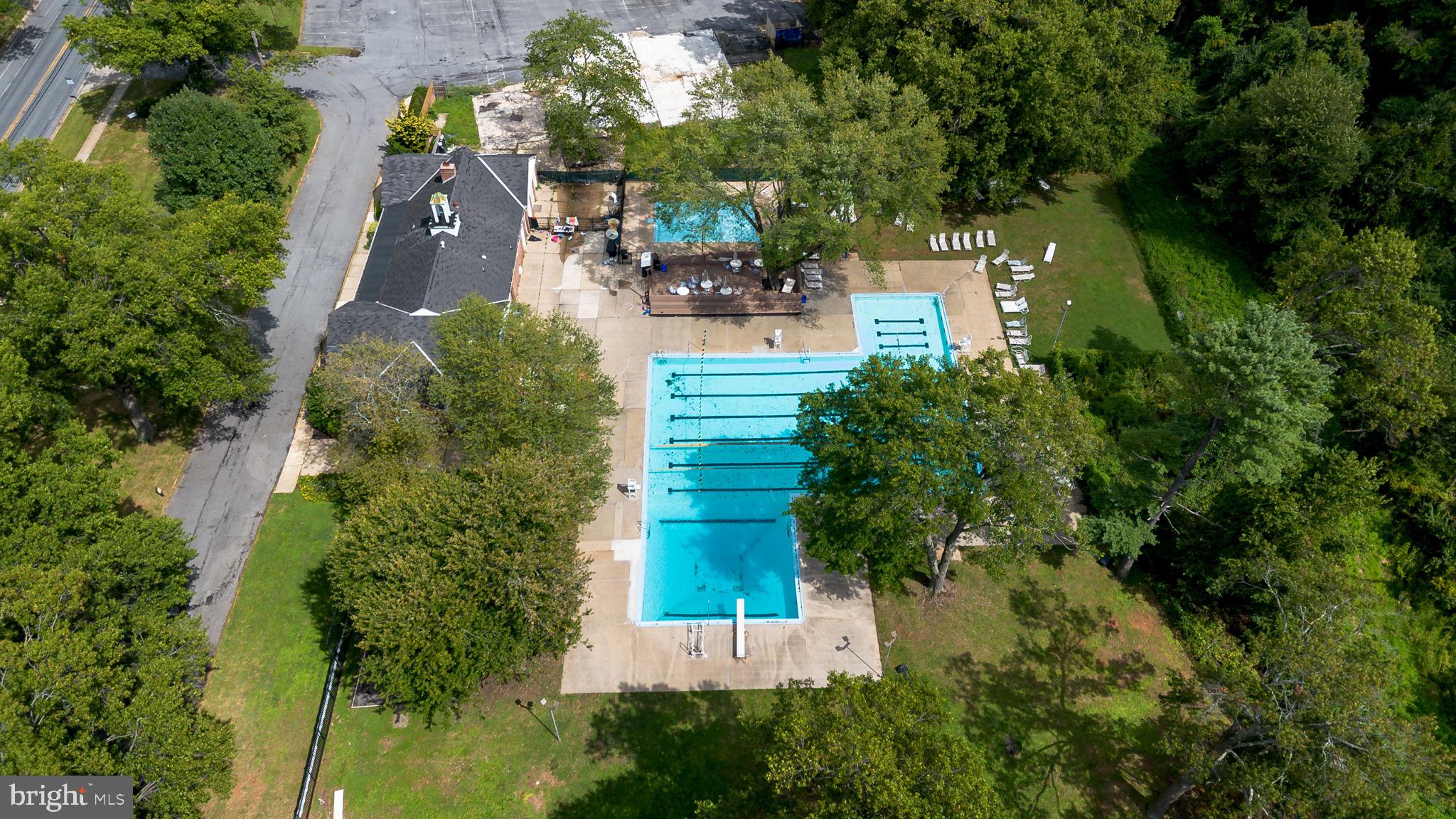 WOODLEY GARDENS COOP - Residential