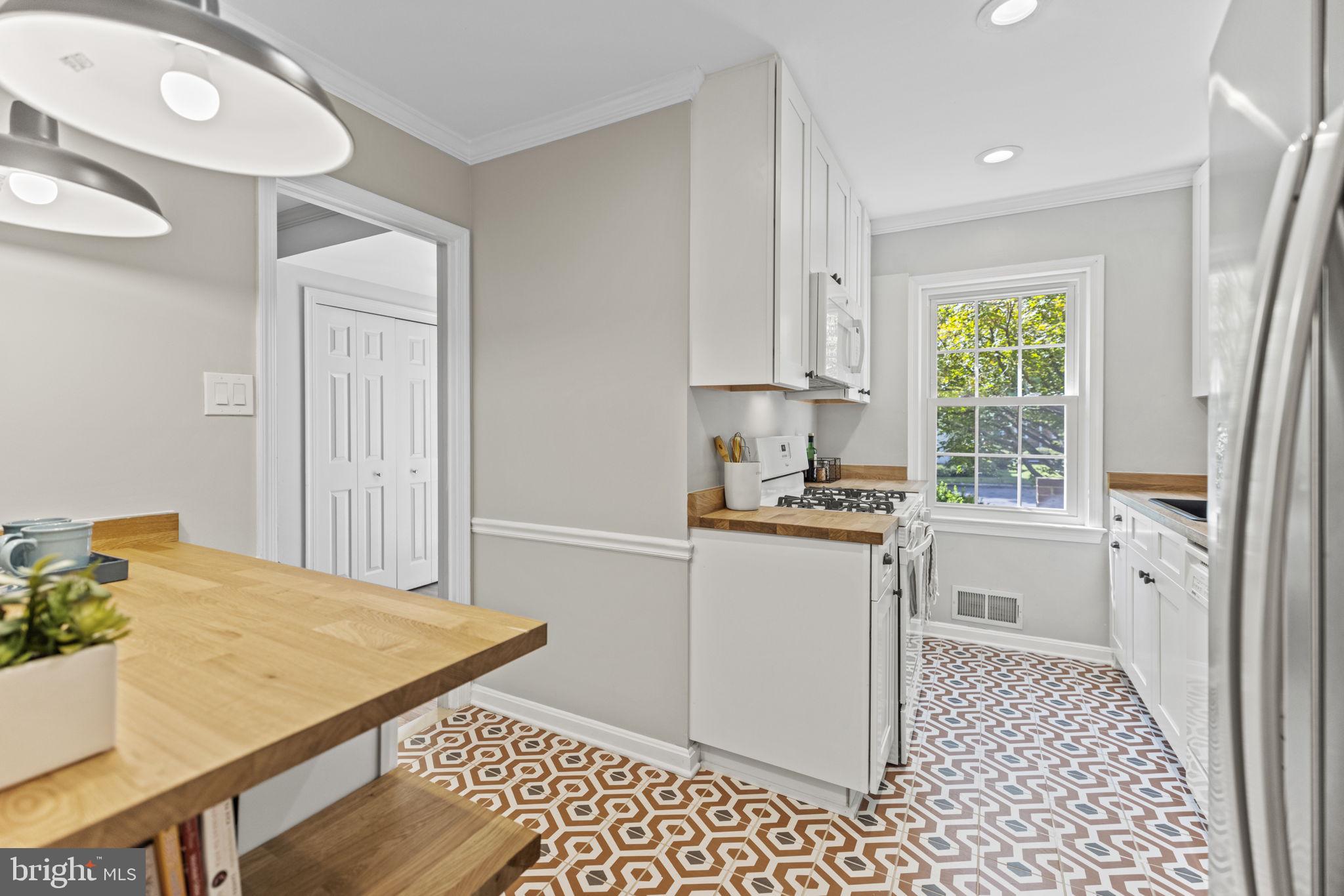 WOODLEY GARDENS COOP - Residential